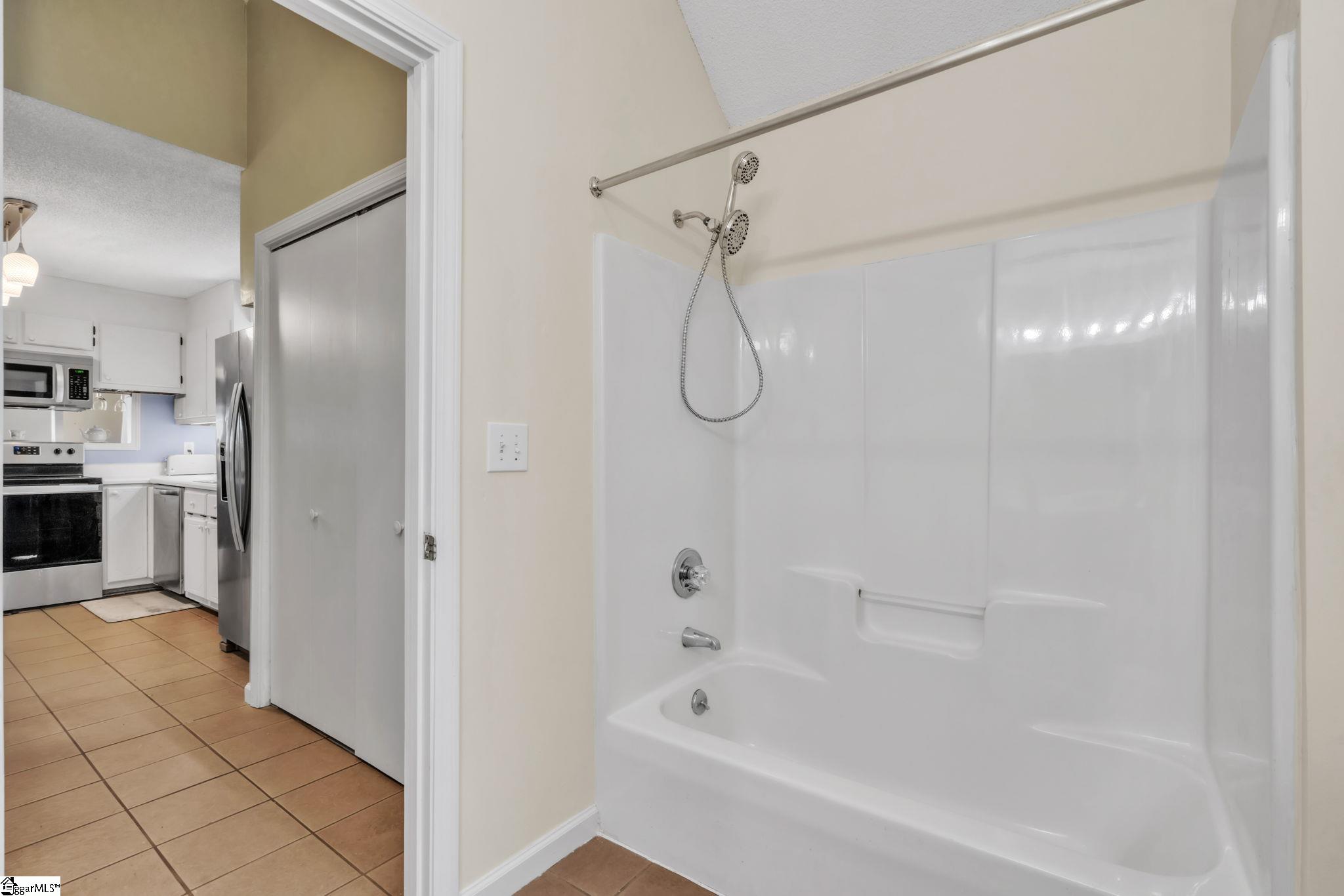 1221 Winding Way Taylors, SC 29687