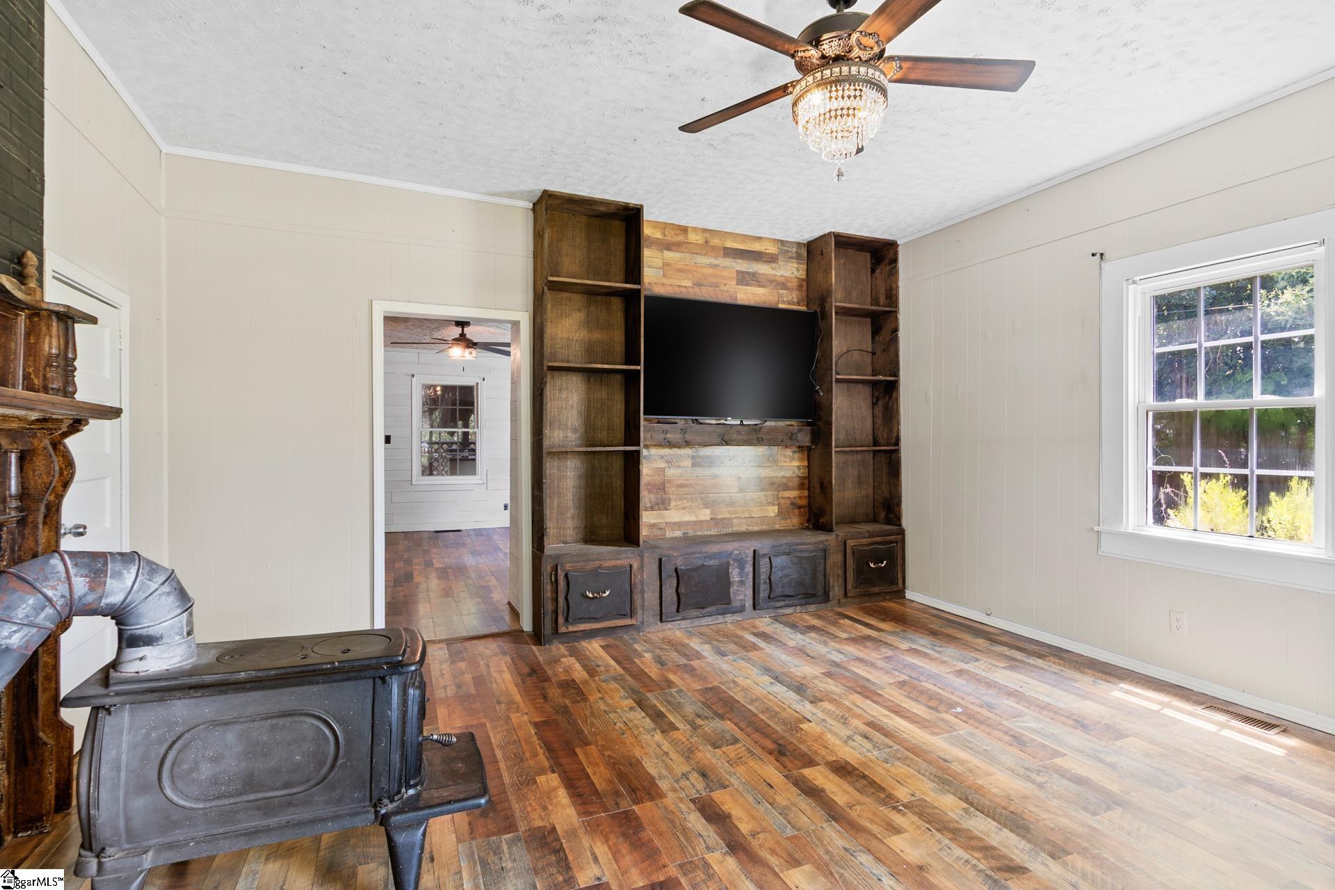 118 Whitmire Highway Joanna, SC 29351