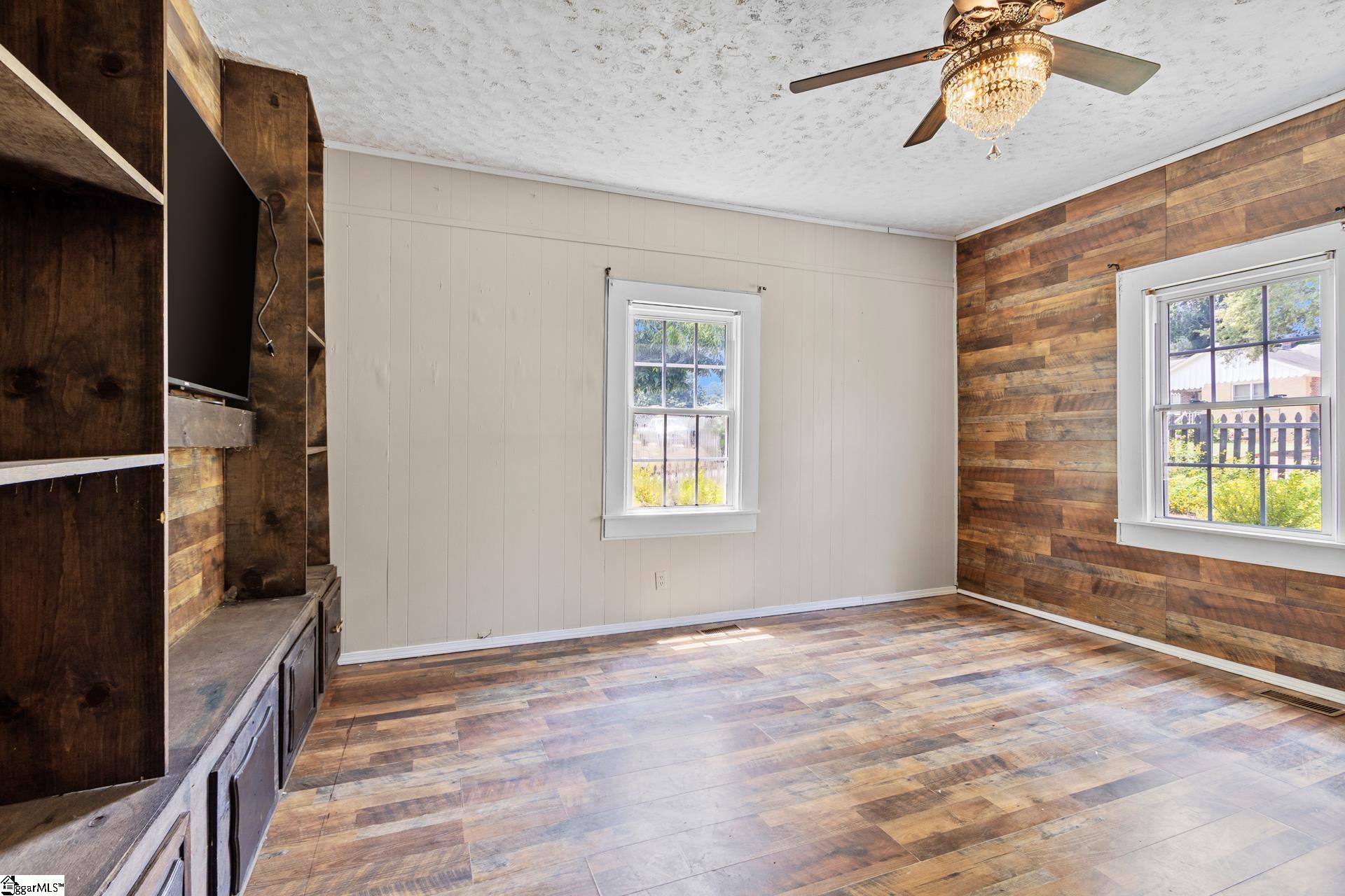 118 Whitmire Highway Joanna, SC 29351