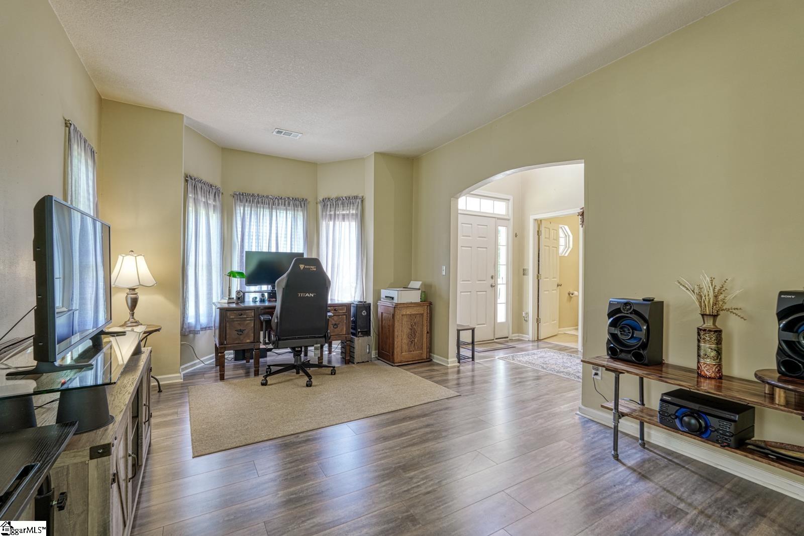 316 Crestview Lane Spartanburg, SC 29301