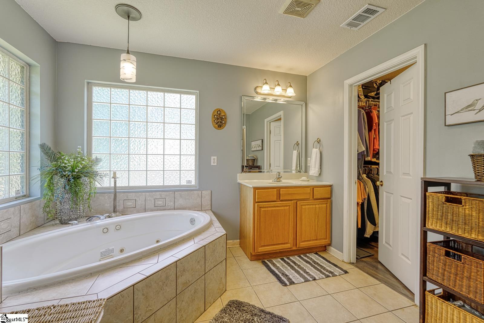 316 Crestview Lane Spartanburg, SC 29301