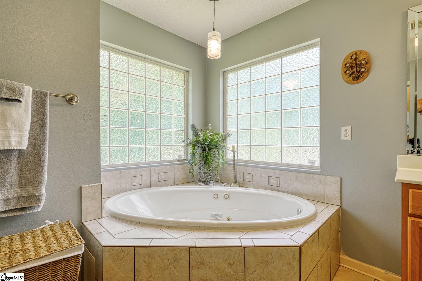 316 Crestview Lane Spartanburg, SC 29301