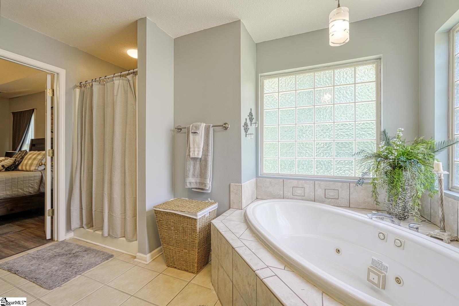 316 Crestview Lane Spartanburg, SC 29301
