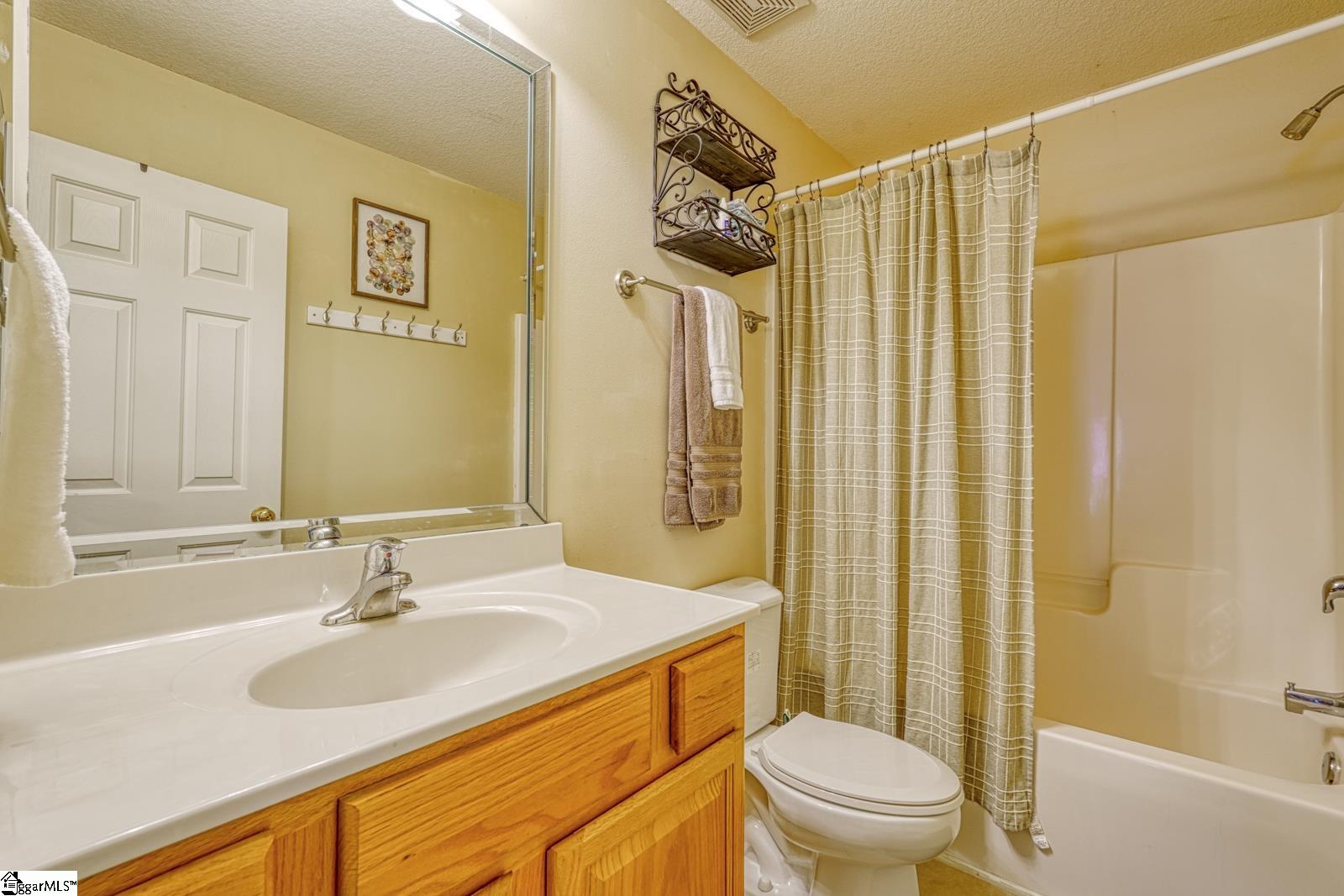316 Crestview Lane Spartanburg, SC 29301