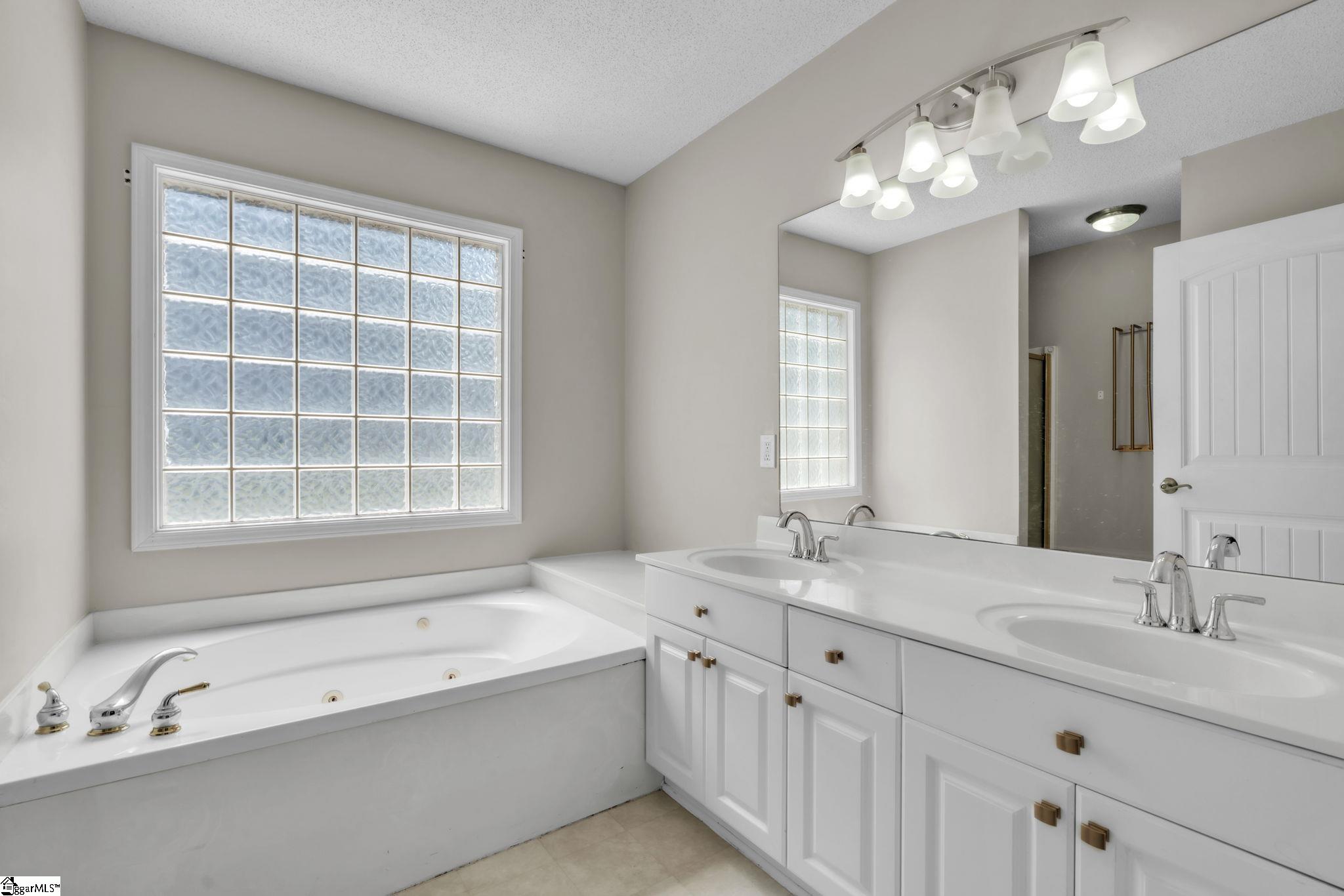 200 Holly Chase Drive Piedmont, SC 29673