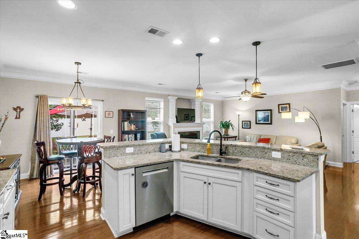 212 Hearthwood Lane Simpsonville, SC 29681