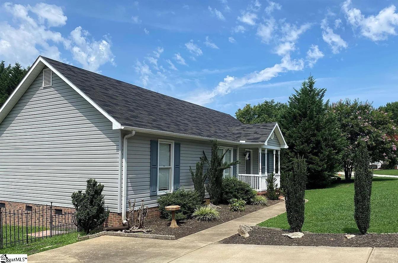 448 Timberview Lane Simpsonville, SC 29681