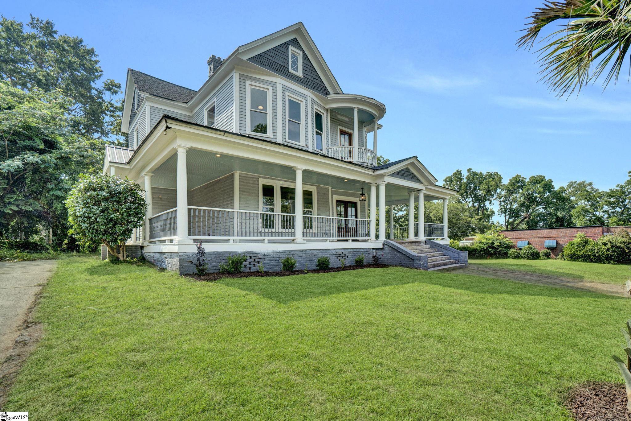 522 S Harper Street Laurens, SC 29360