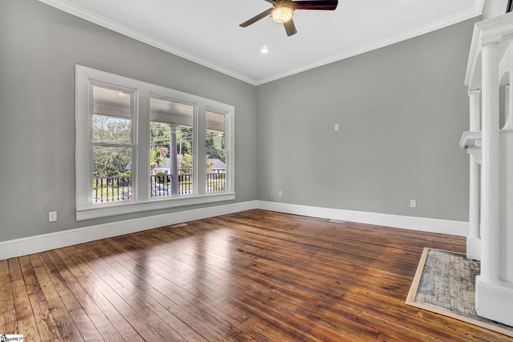 522 S Harper Street Laurens, SC 29360