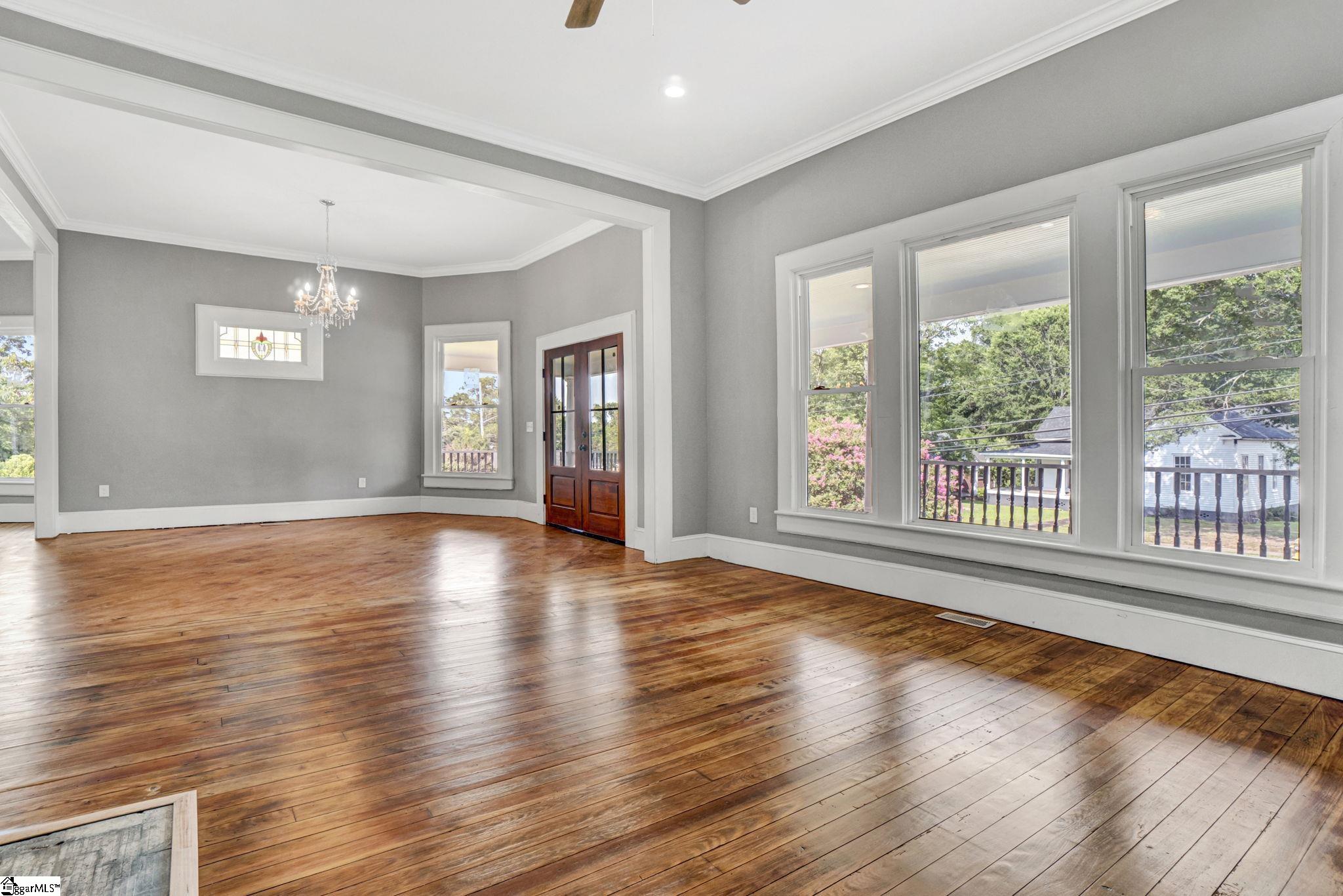 522 S Harper Street Laurens, SC 29360