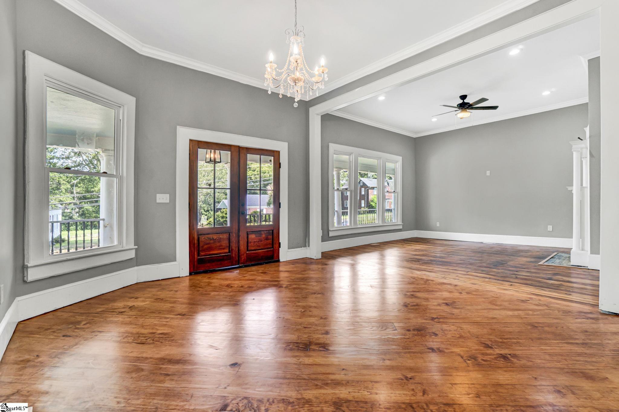 522 S Harper Street Laurens, SC 29360