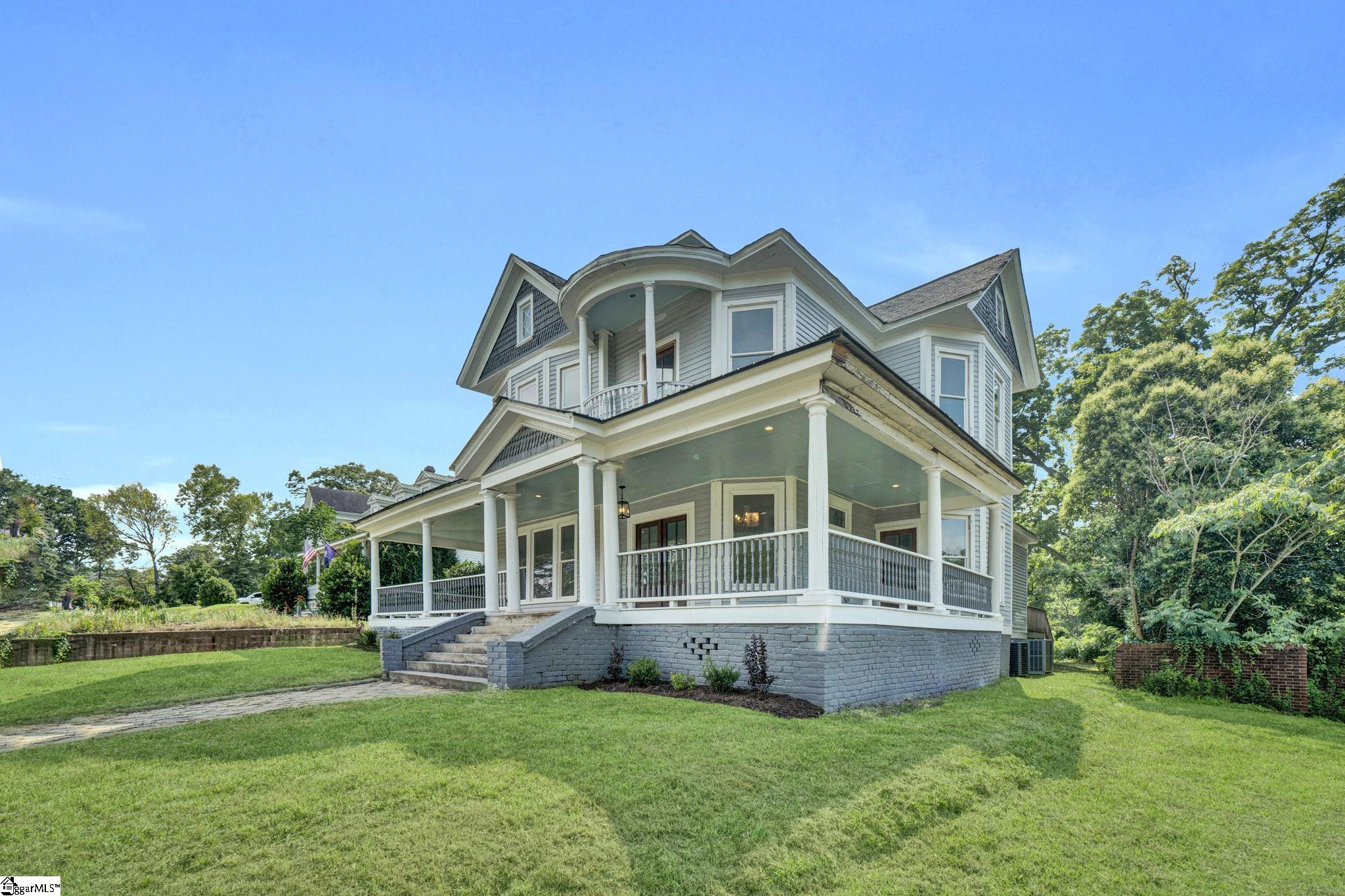 522 S Harper Street Laurens, SC 29360