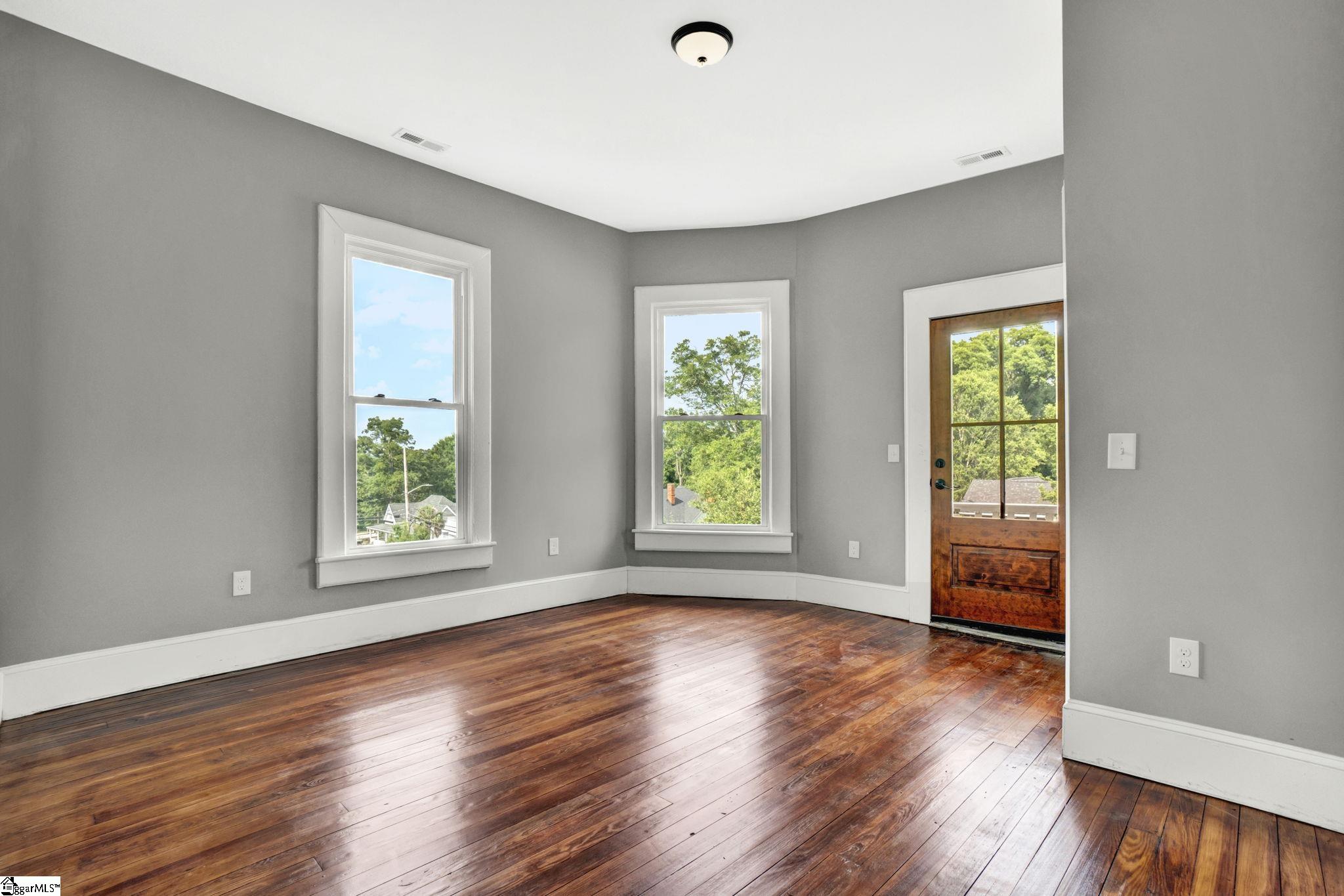 522 S Harper Street Laurens, SC 29360
