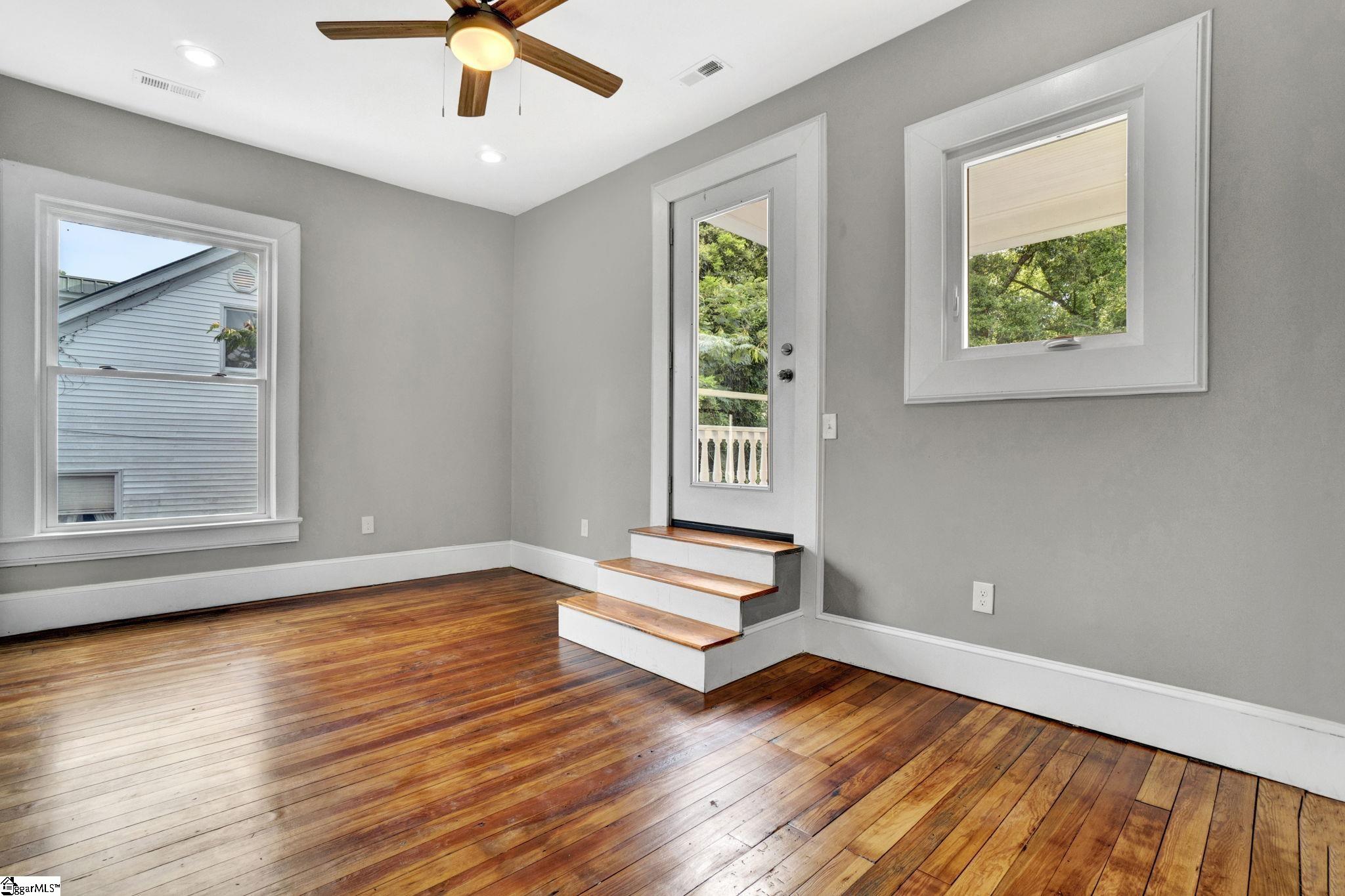 522 S Harper Street Laurens, SC 29360