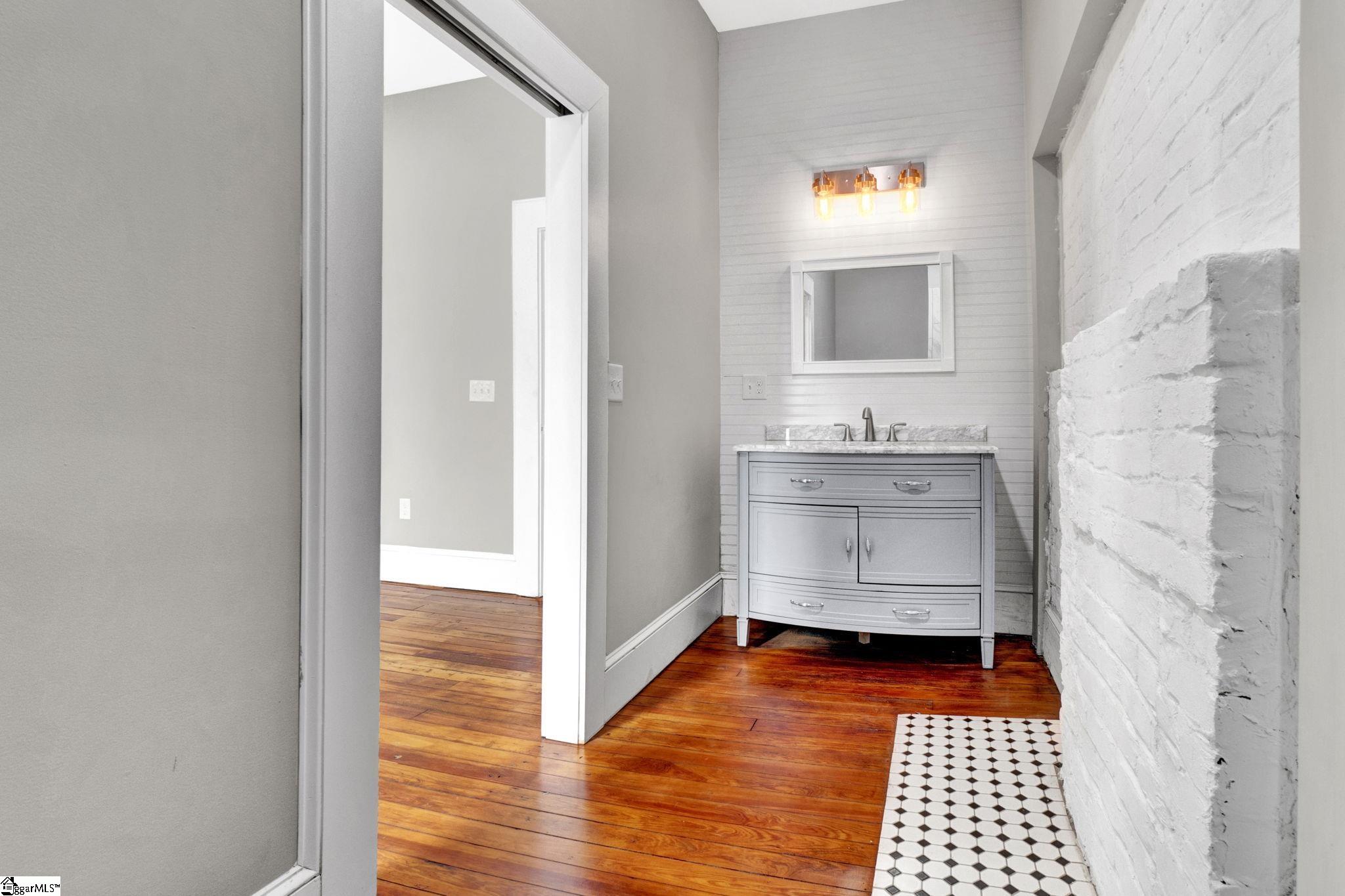 522 S Harper Street Laurens, SC 29360