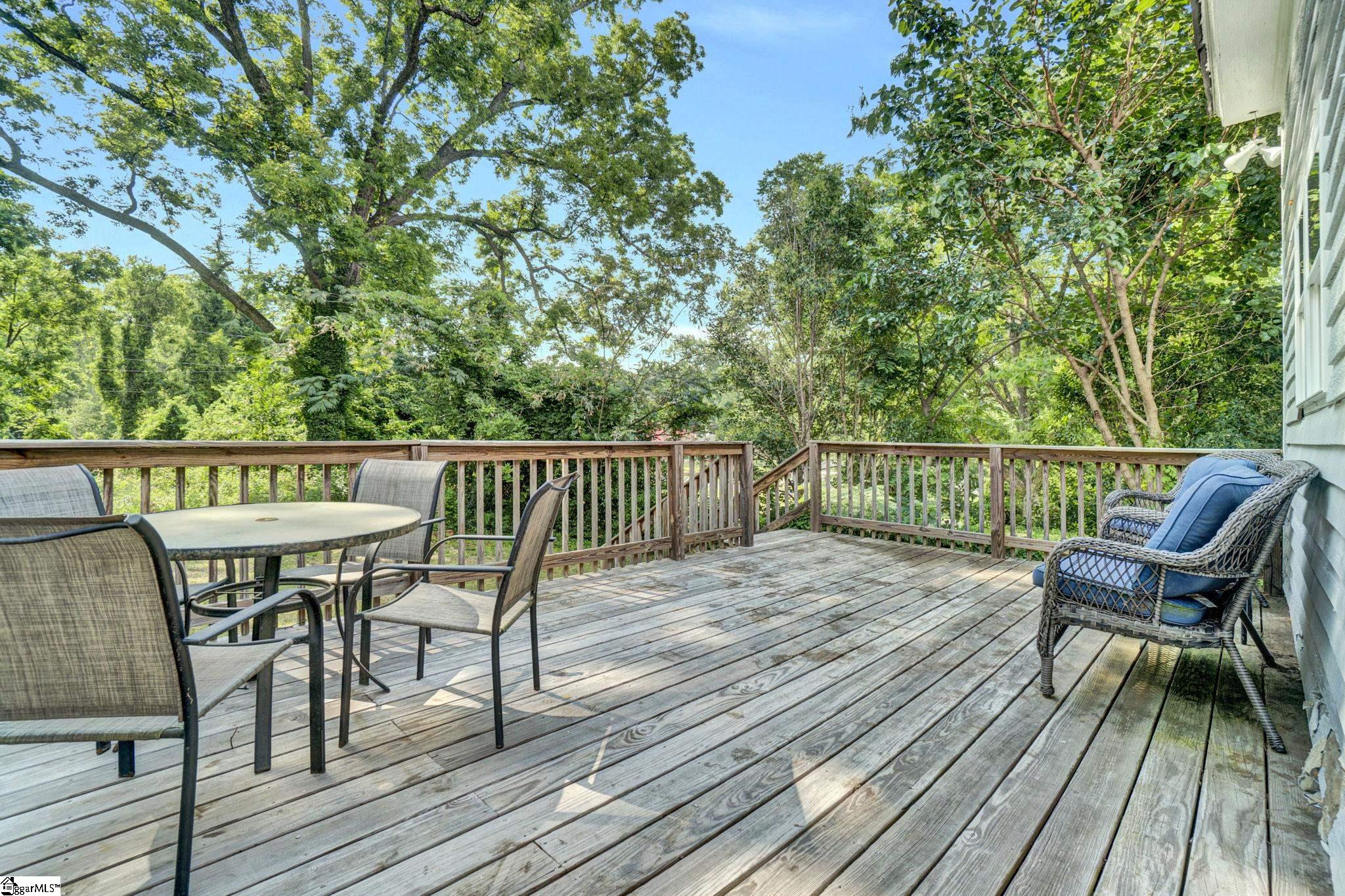 522 S Harper Street Laurens, SC 29360