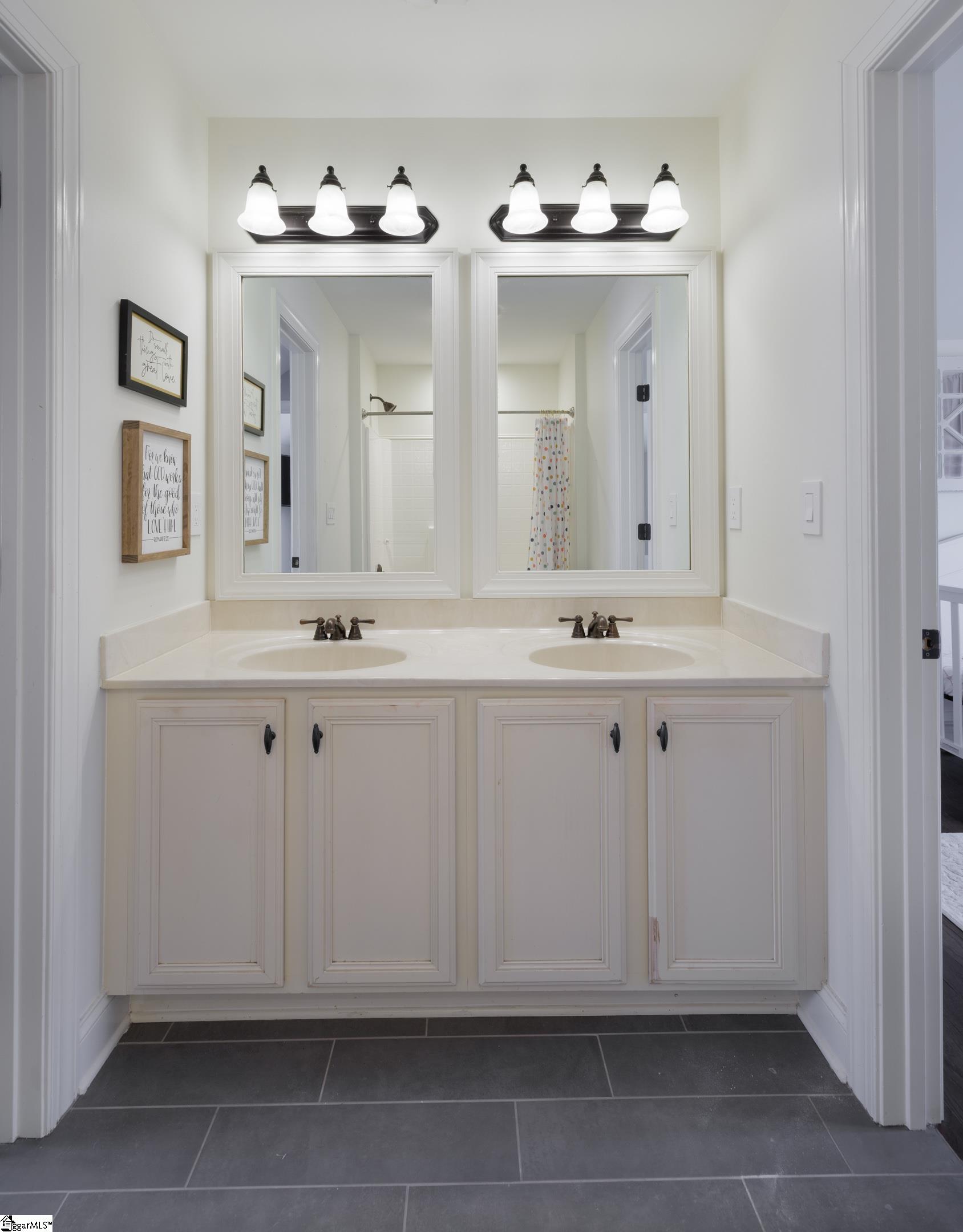 305 Hayworth Drive Simpsonville, SC 29680