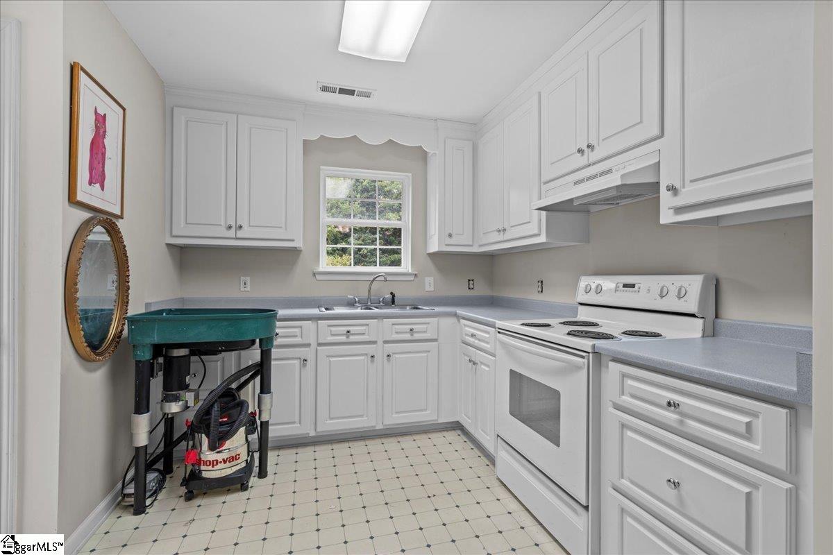 20 Rocky Creek Lane Greenville, SC 29615