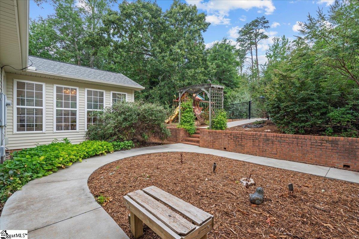 20 Rocky Creek Lane Greenville, SC 29615