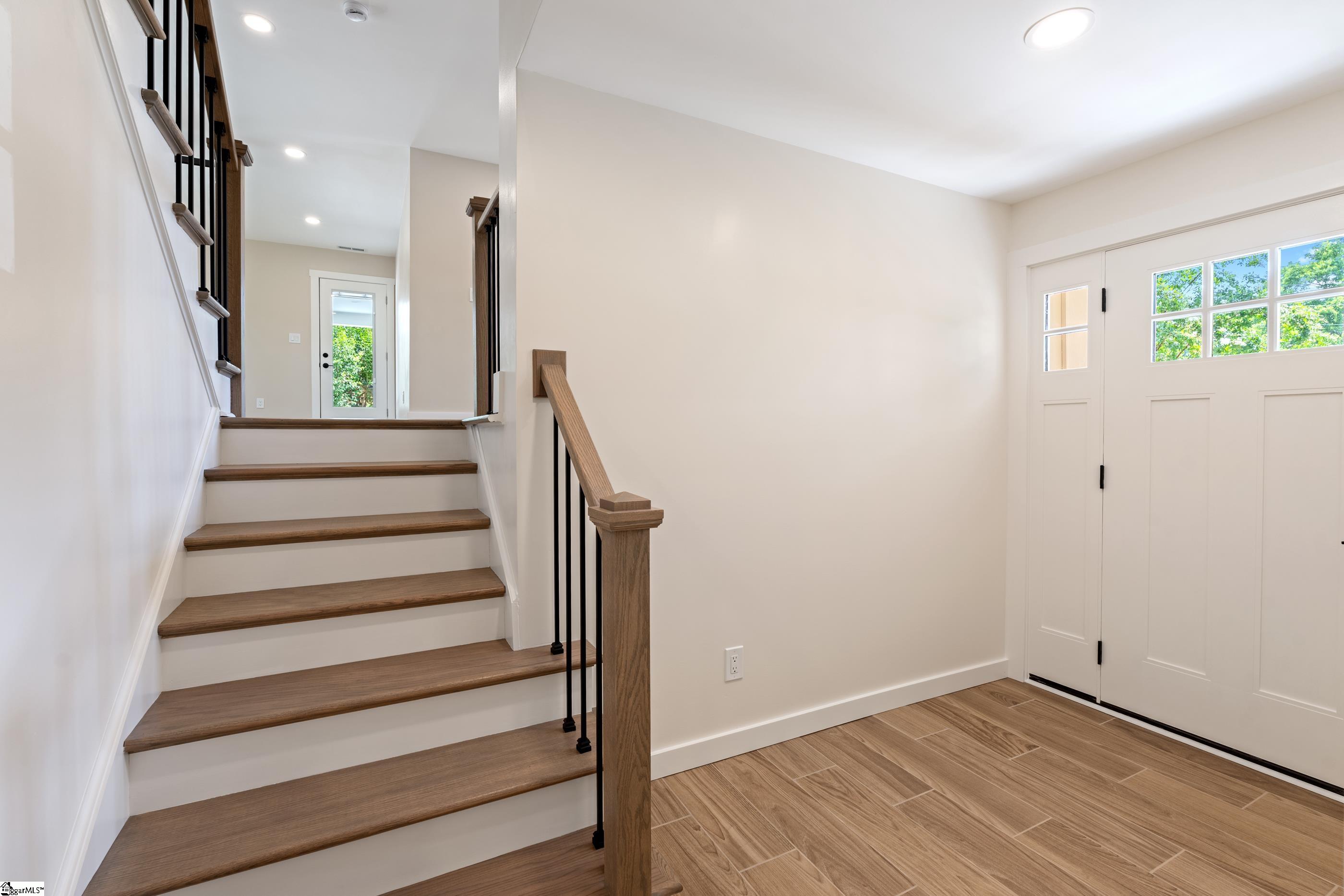 101 Lancaster Lane Greenville, SC 29605