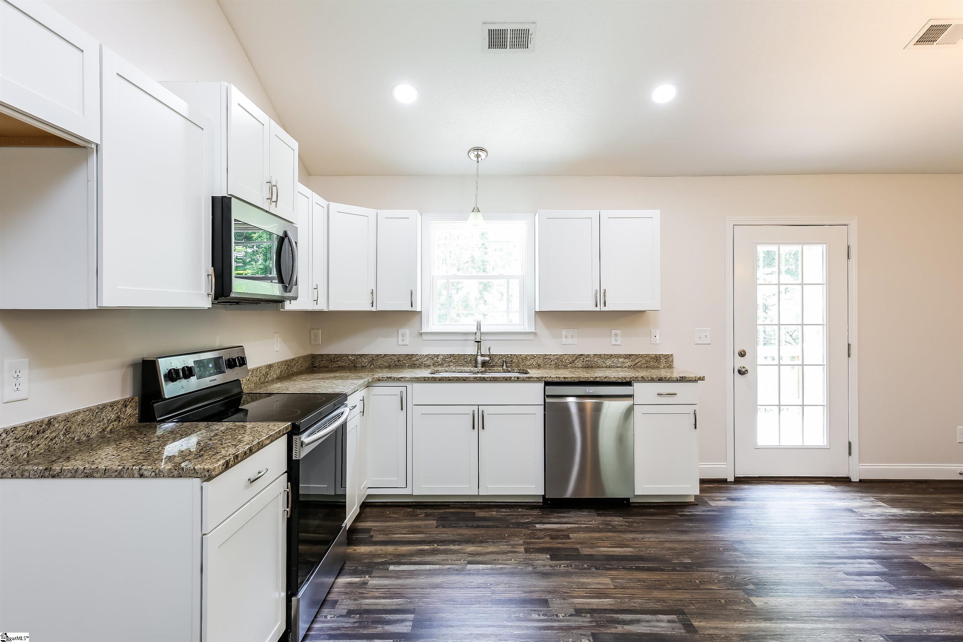 478 Kent Street Spartanburg, SC 29301