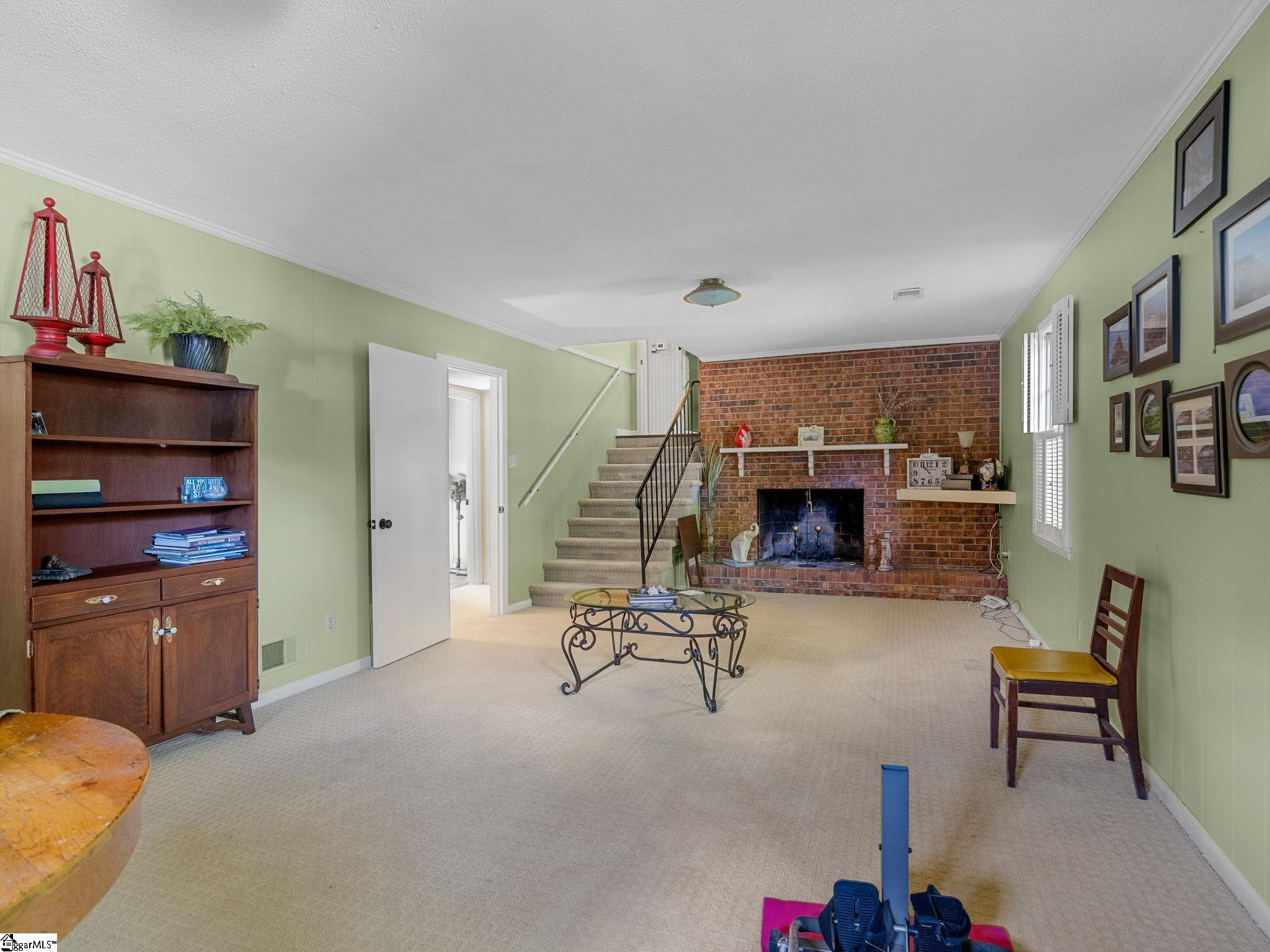 357 Lake Forest Drive Spartanburg, SC 29307