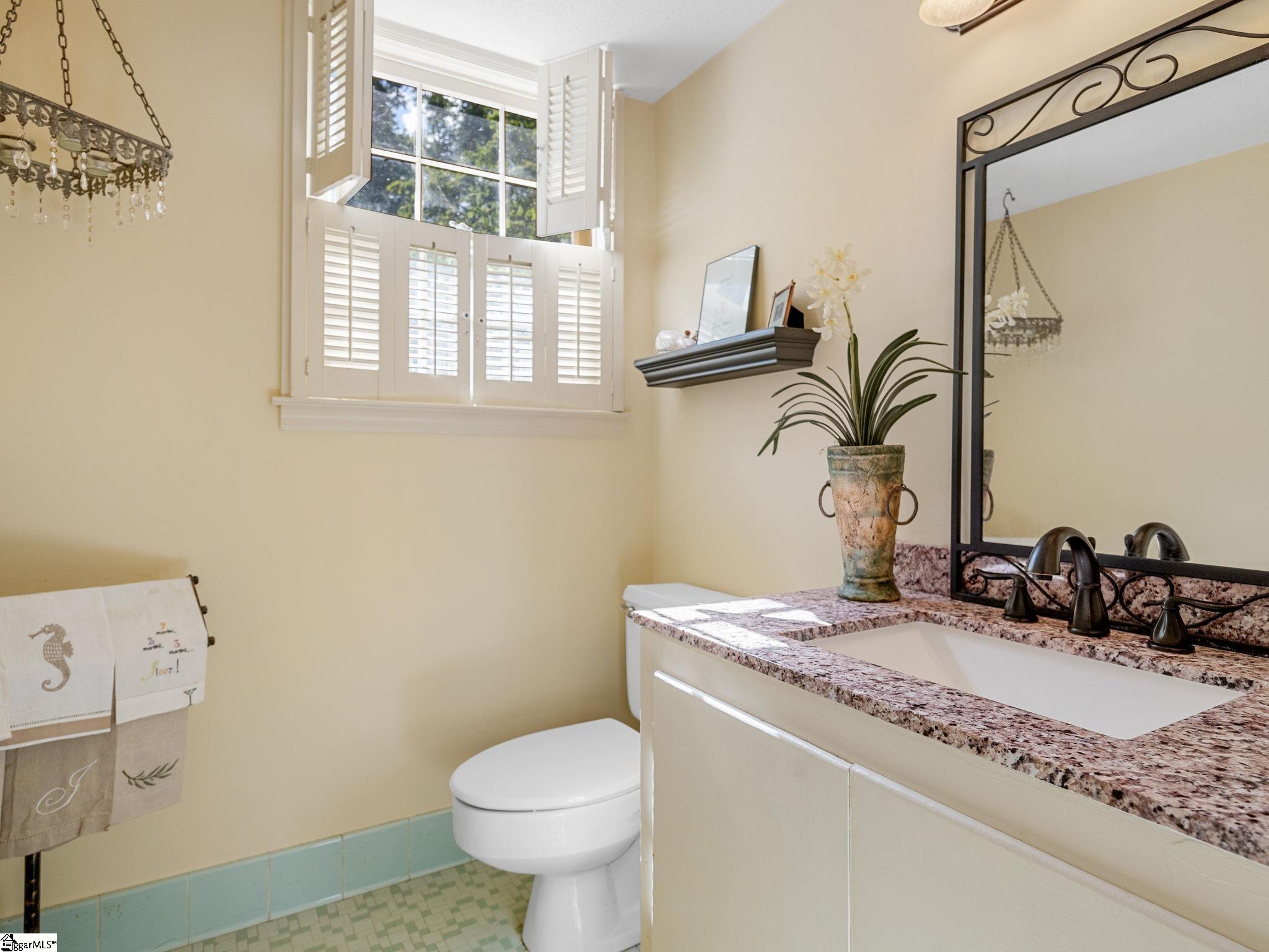 357 Lake Forest Drive Spartanburg, SC 29307