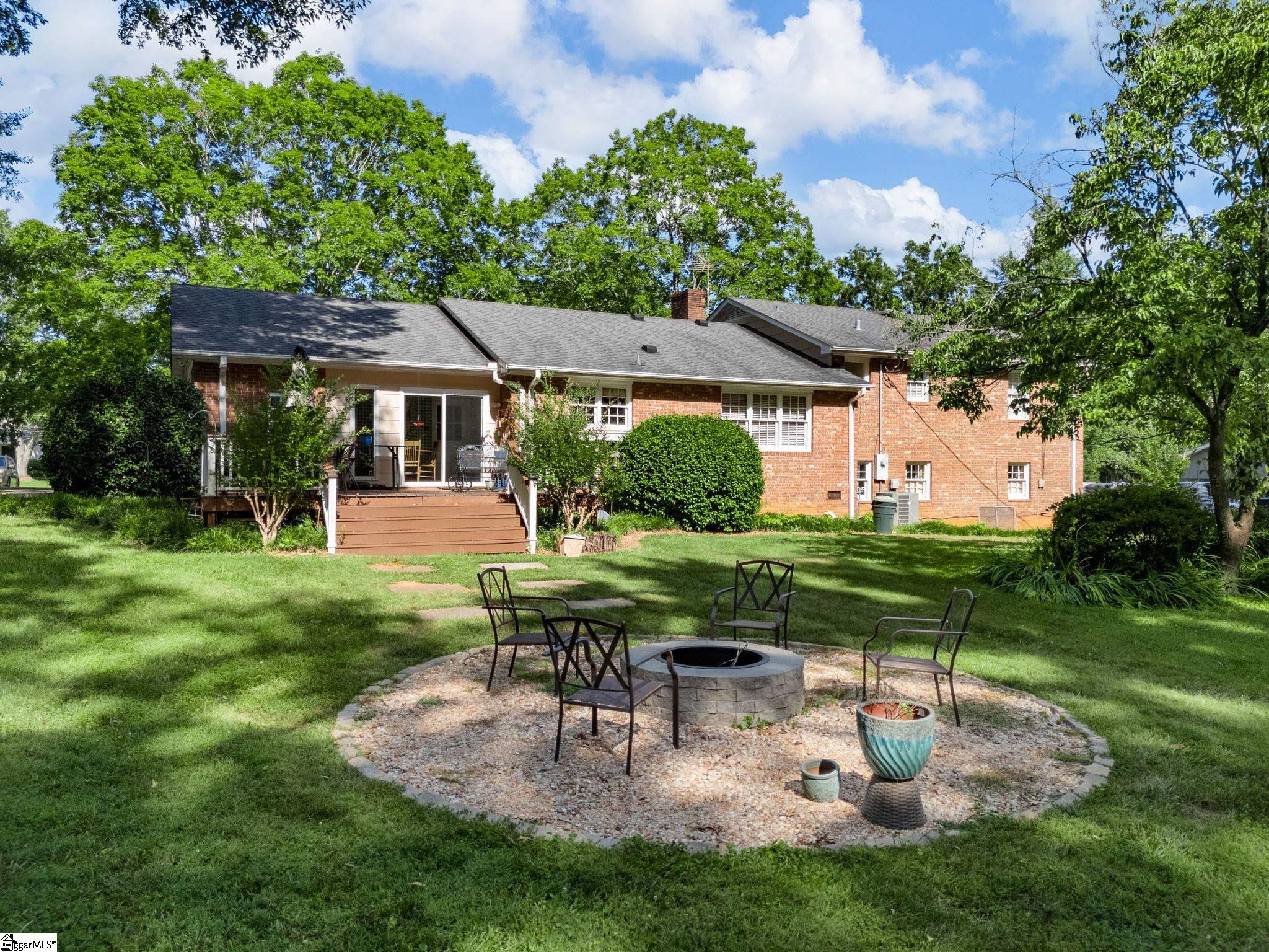 357 Lake Forest Drive Spartanburg, SC 29307