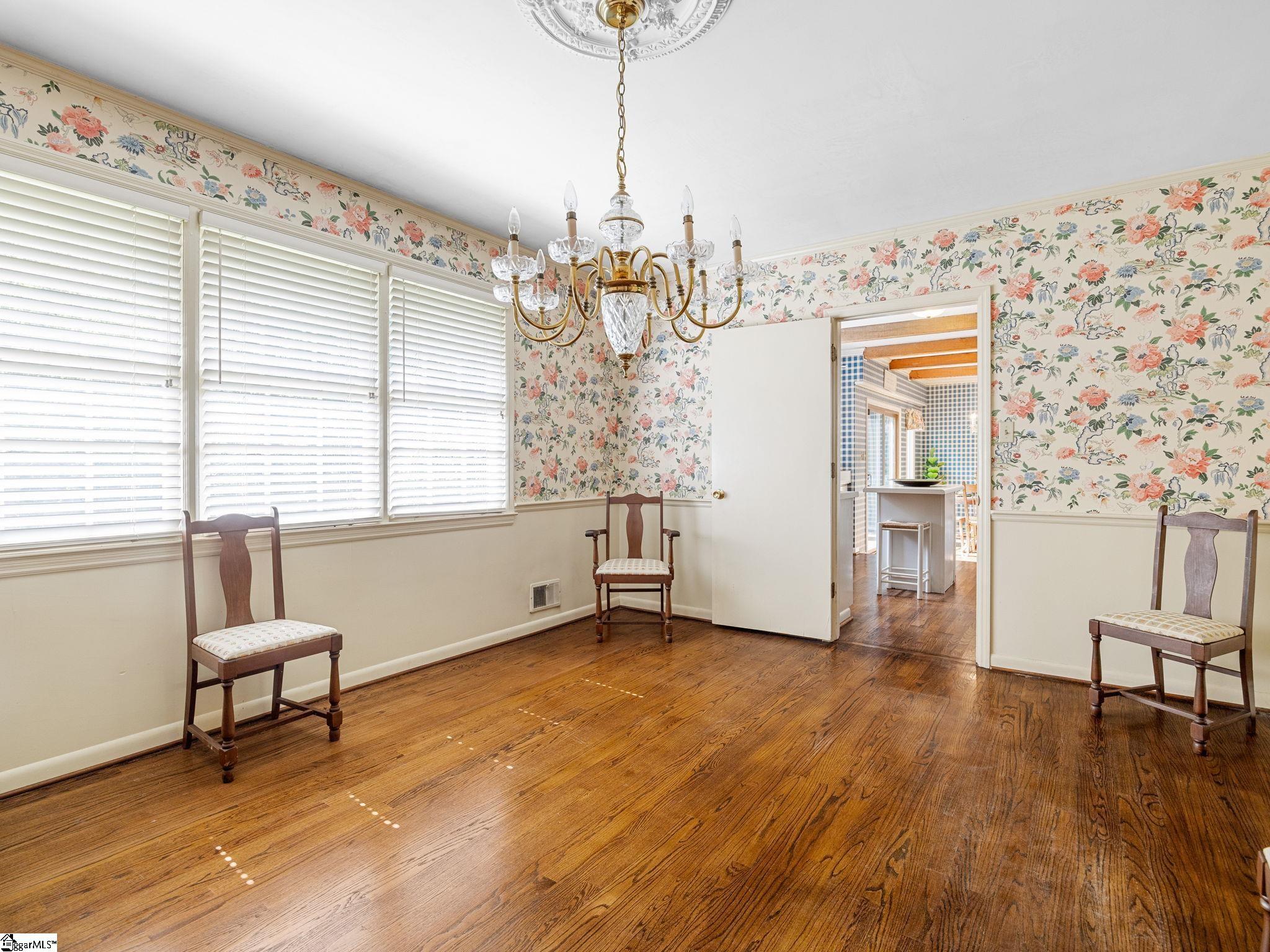 357 Lake Forest Drive Spartanburg, SC 29307