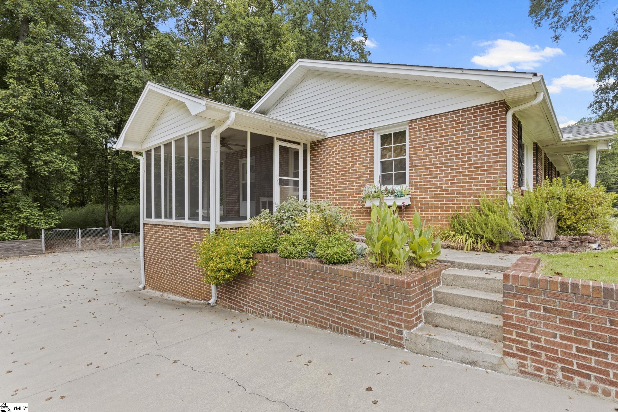 404 Stewart Drive Easley, SC 29640