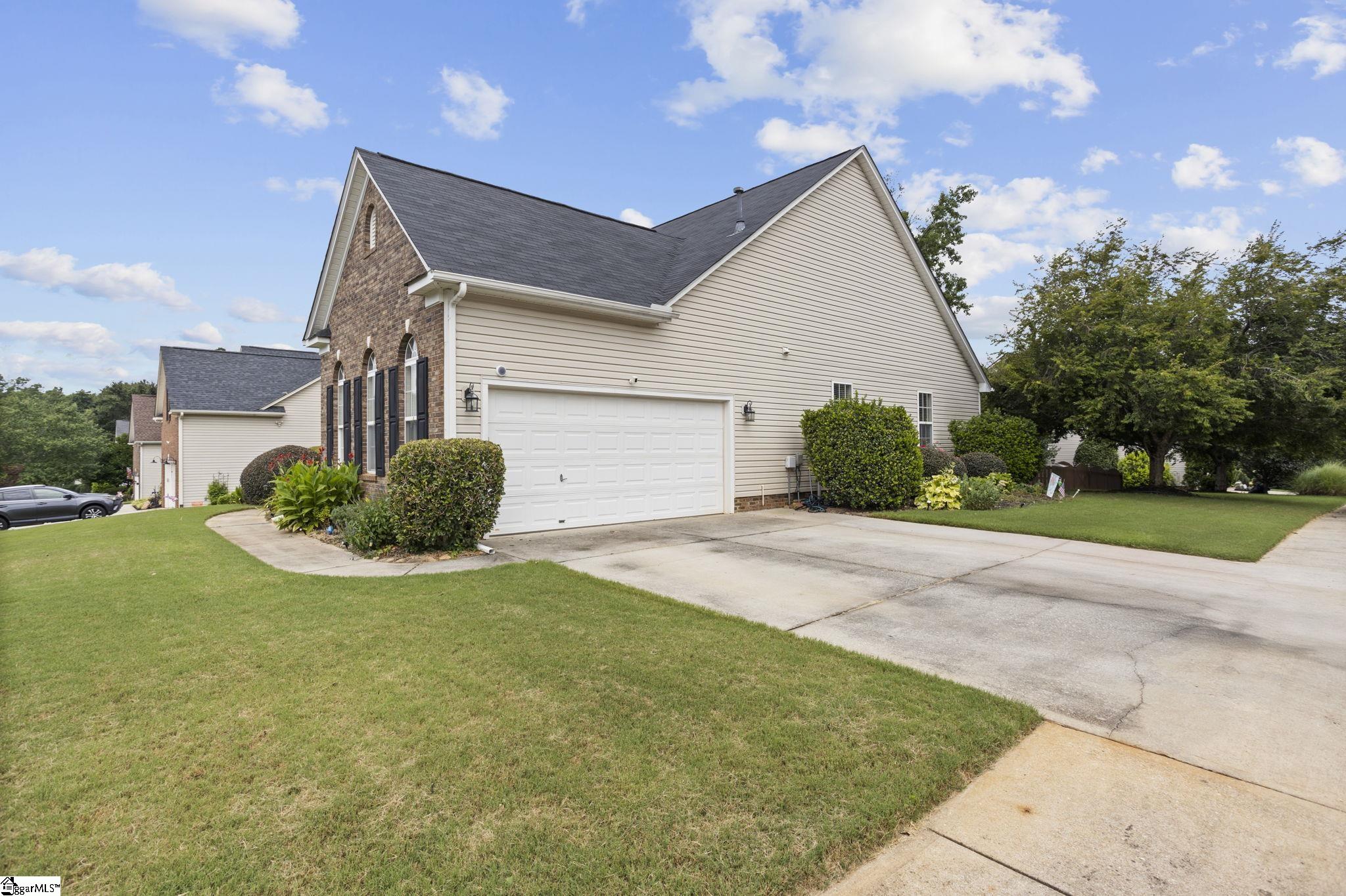300 Winding River Lane Simpsonville, SC 29681