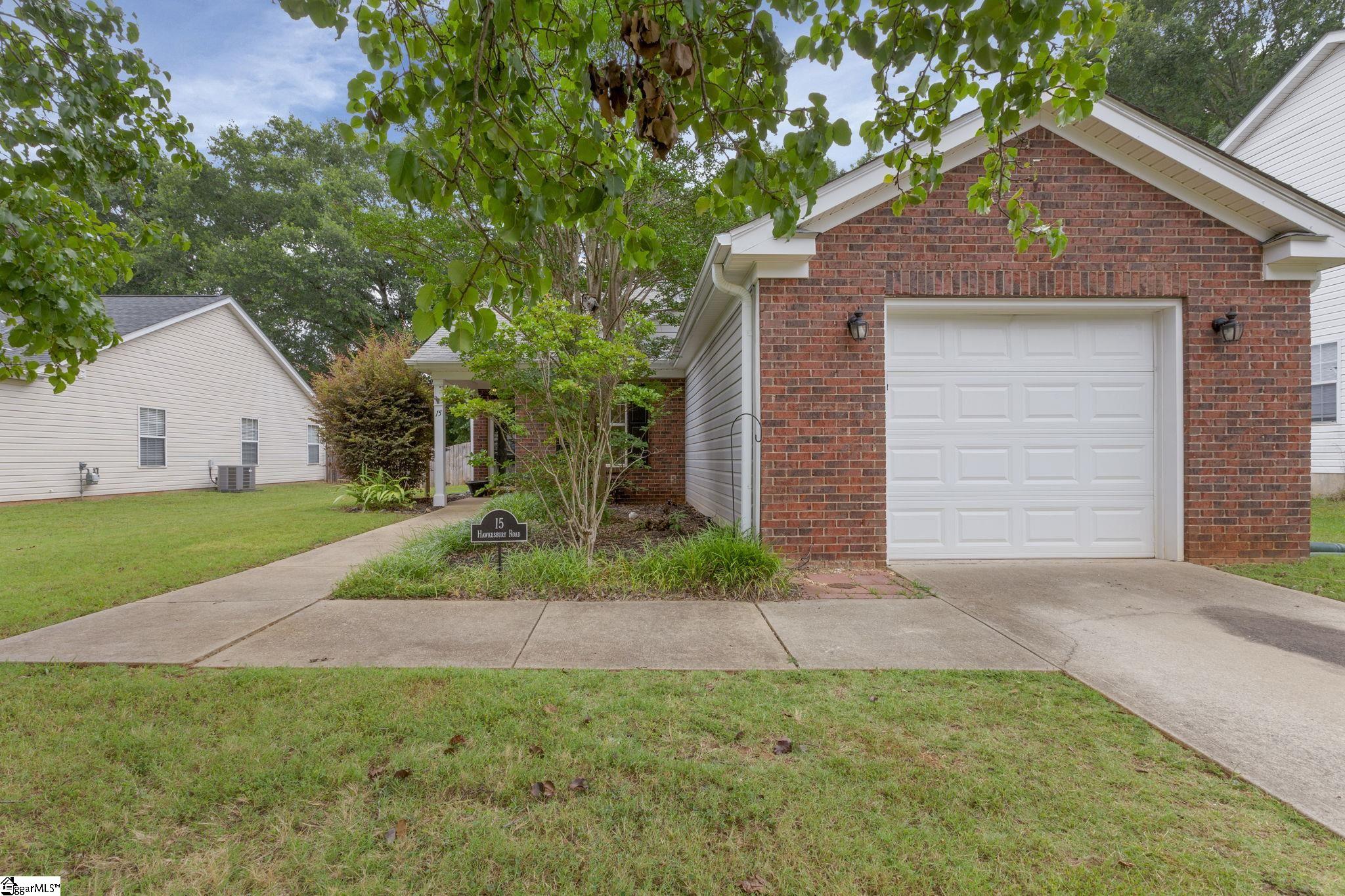 15 Hawkesbury Road Simpsonville, SC 29681