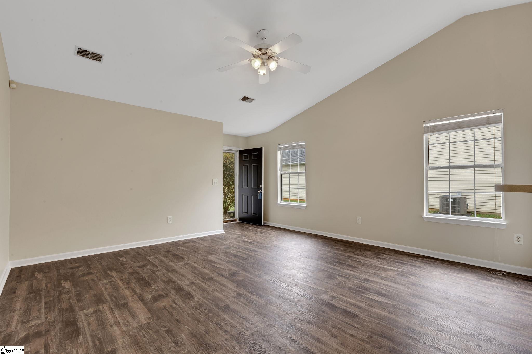15 Hawkesbury Road Simpsonville, SC 29681