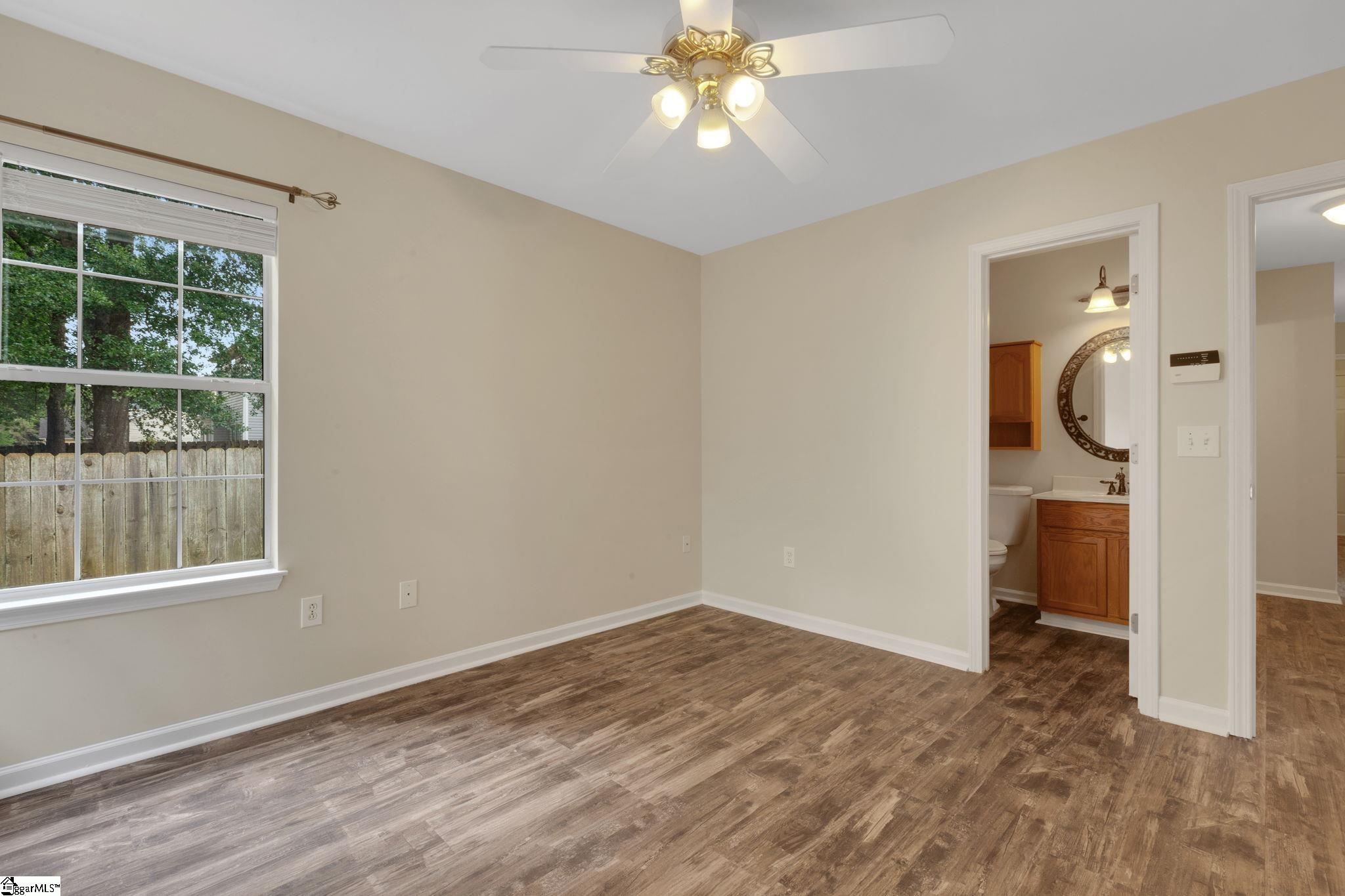 15 Hawkesbury Road Simpsonville, SC 29681