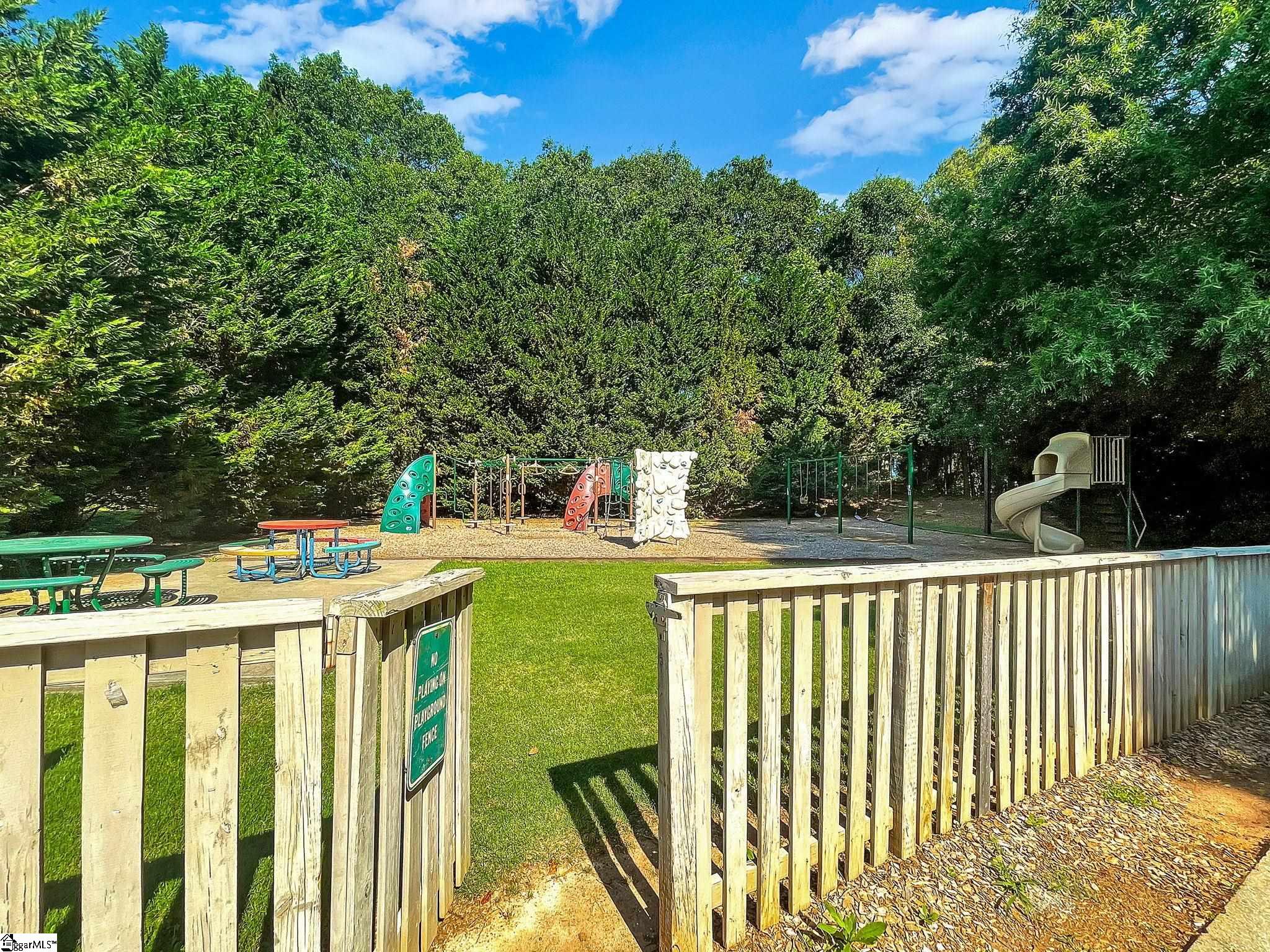 15 Hawkesbury Road Simpsonville, SC 29681