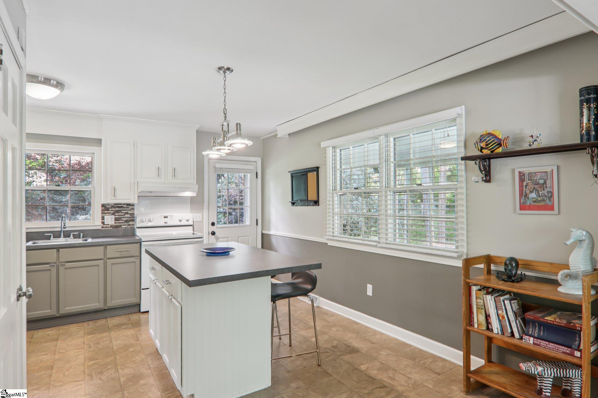 1 Heritage Court Greenville, SC 29615