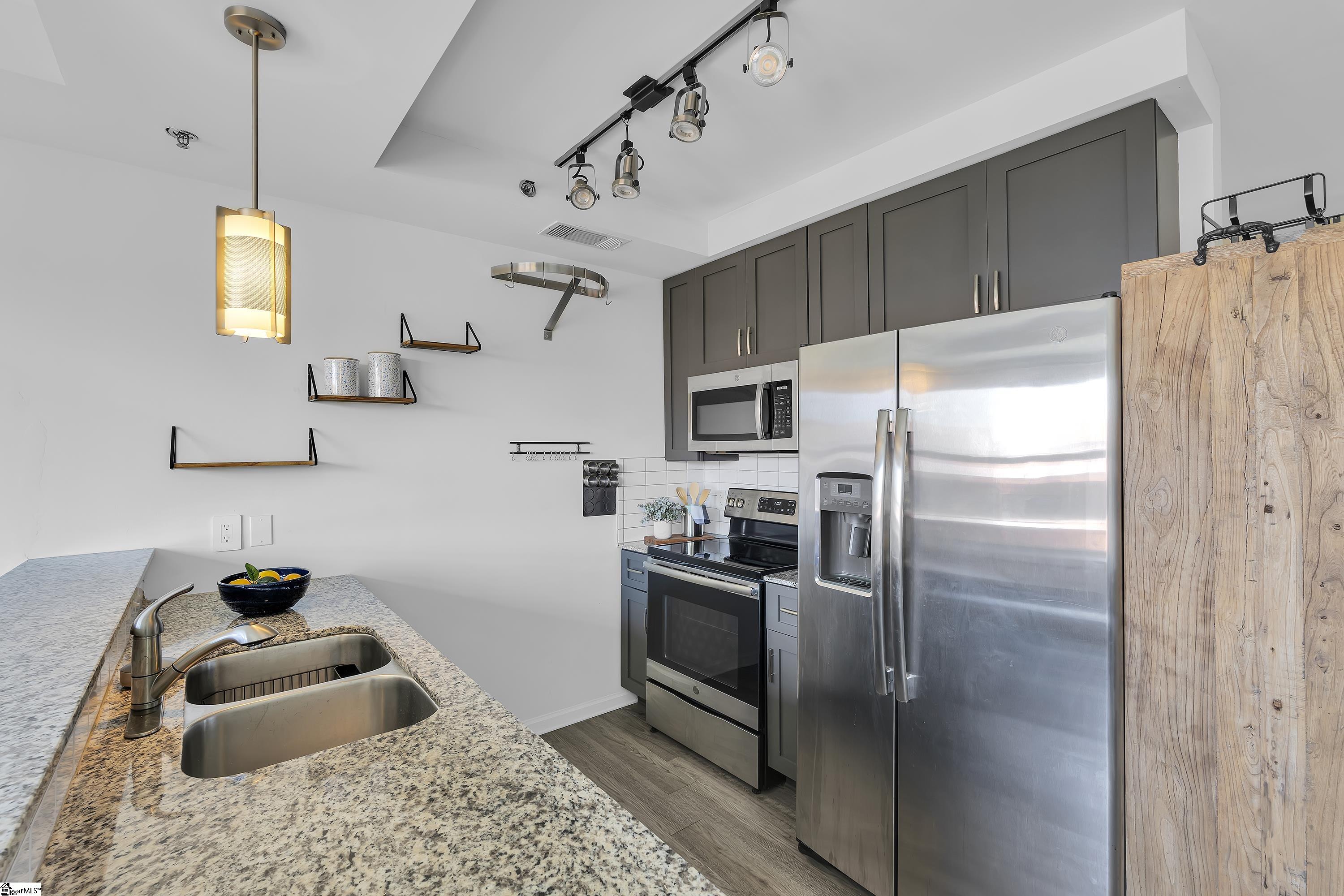 100 E Washington Street UNIT Unit 65 Greenville, SC 29601