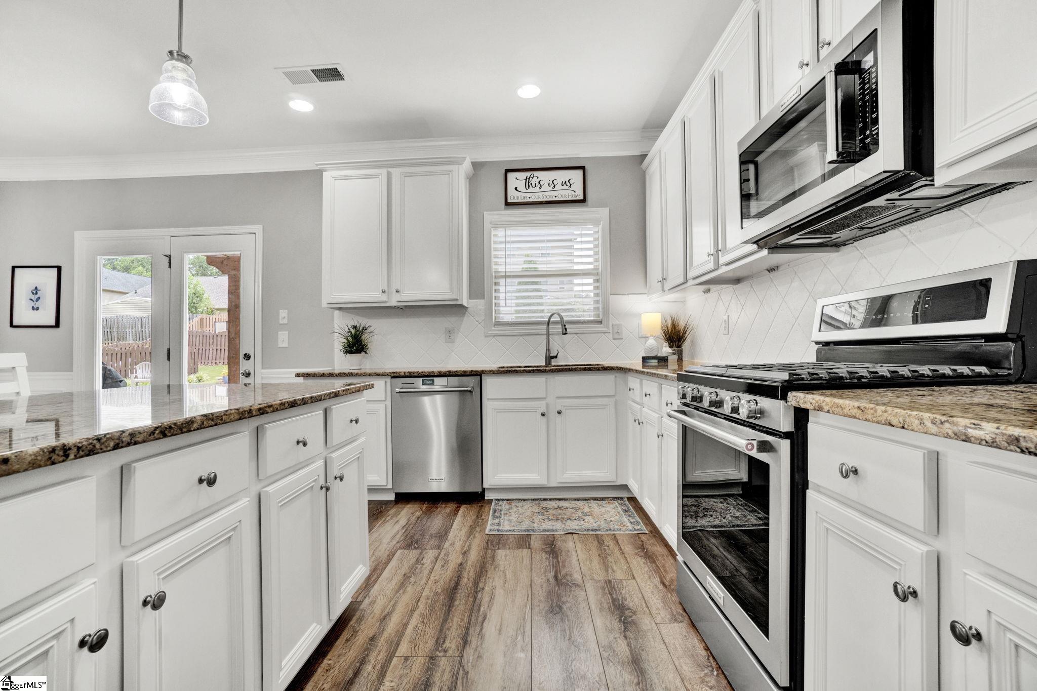 332 Heritage Point Drive Simpsonville, SC 29681