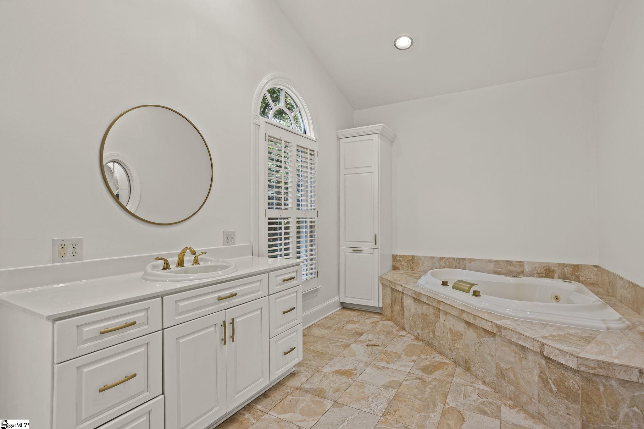 1420 White Oak Drive Anderson, SC 29621