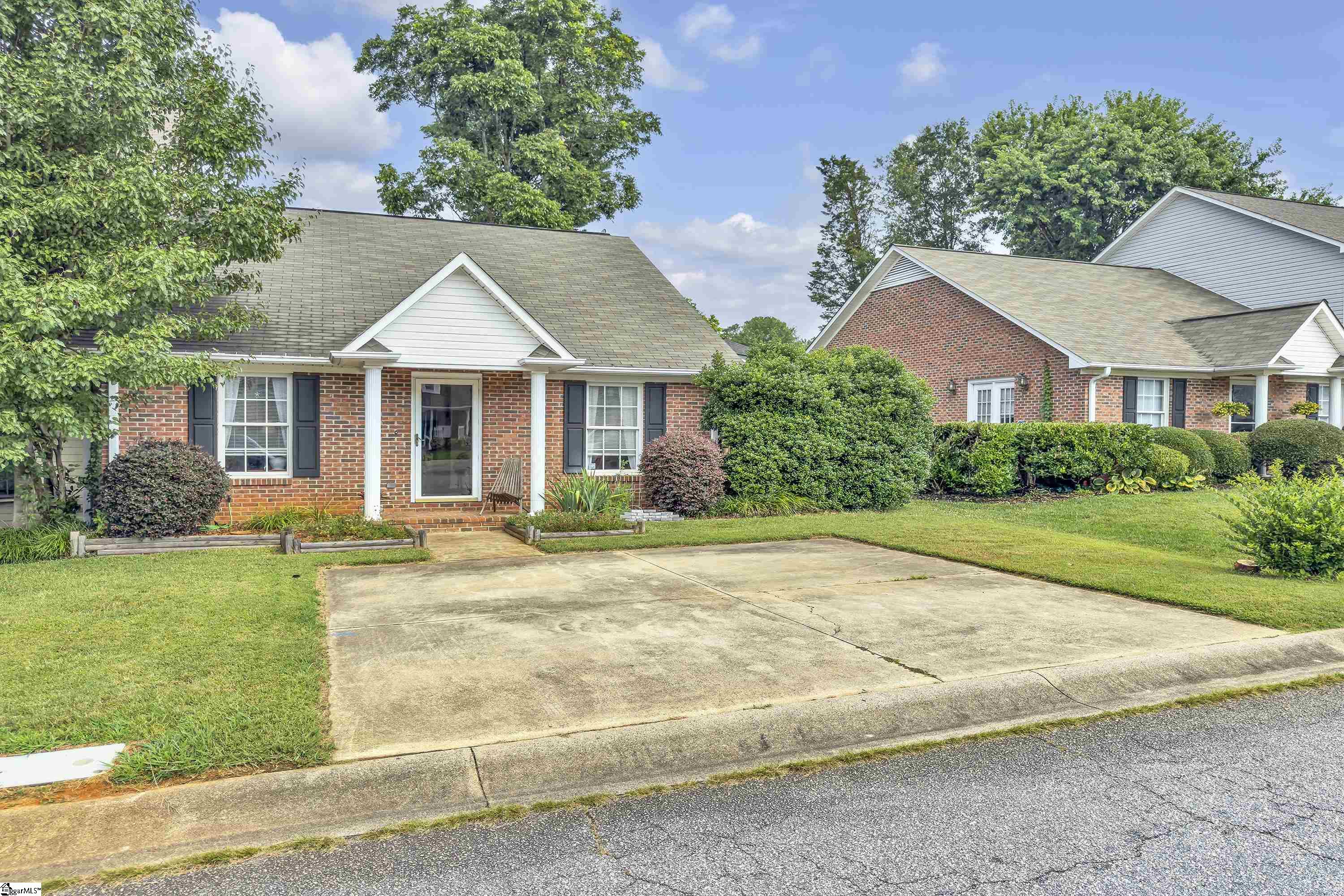 360 W Pointe Drive Spartanburg, SC 29301