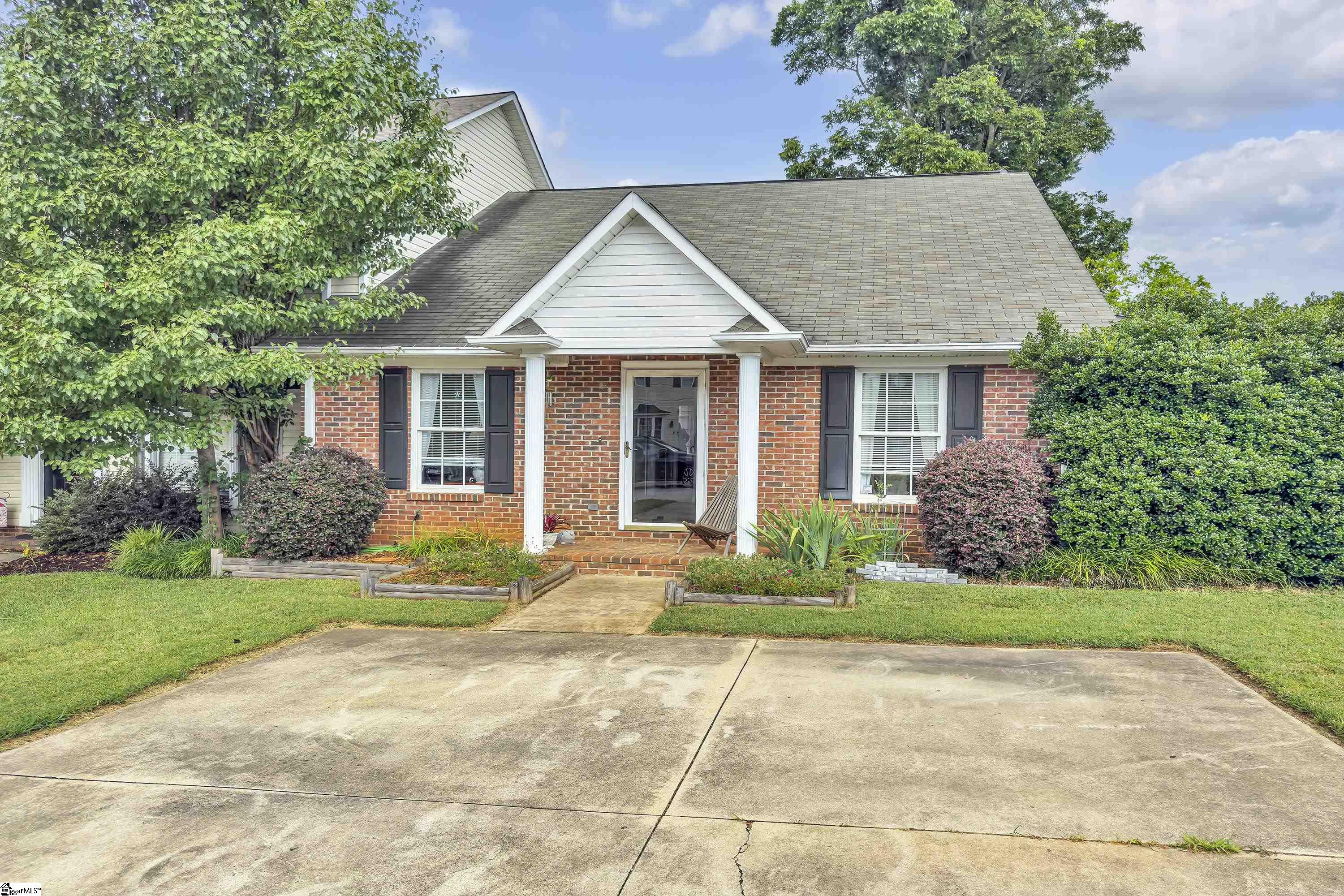 360 W Pointe Drive Spartanburg, SC 29301