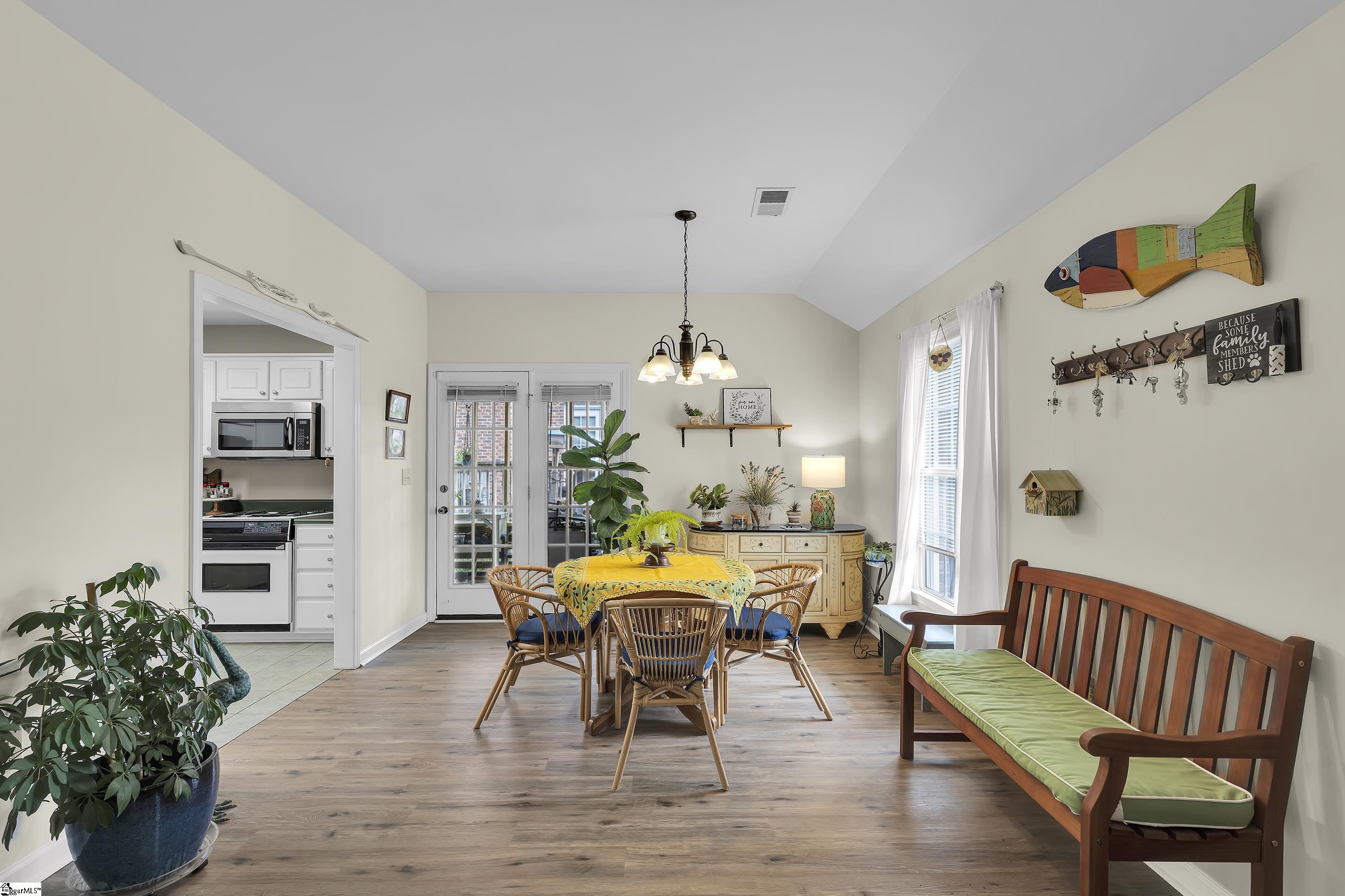 360 W Pointe Drive Spartanburg, SC 29301