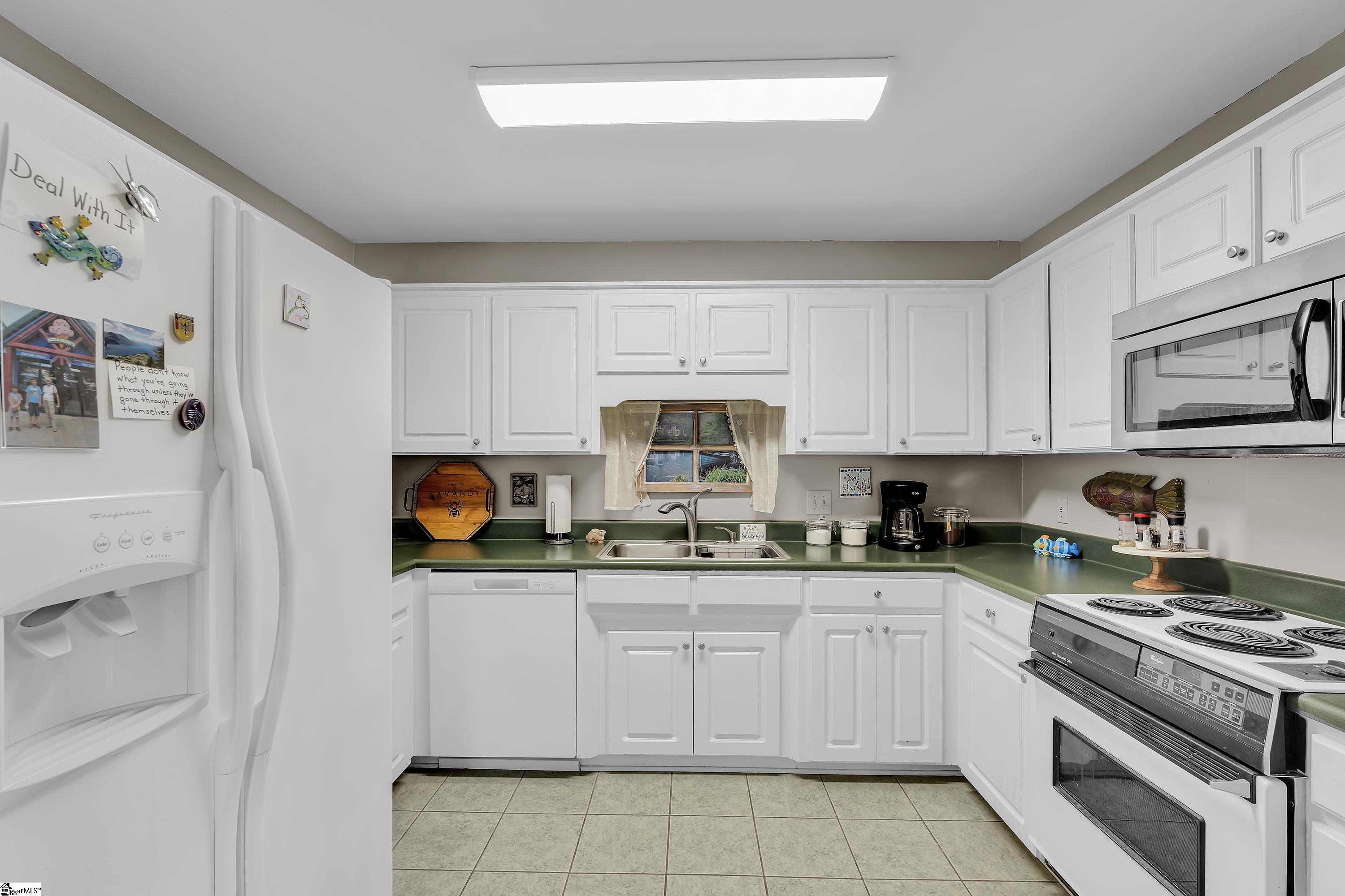 360 W Pointe Drive Spartanburg, SC 29301