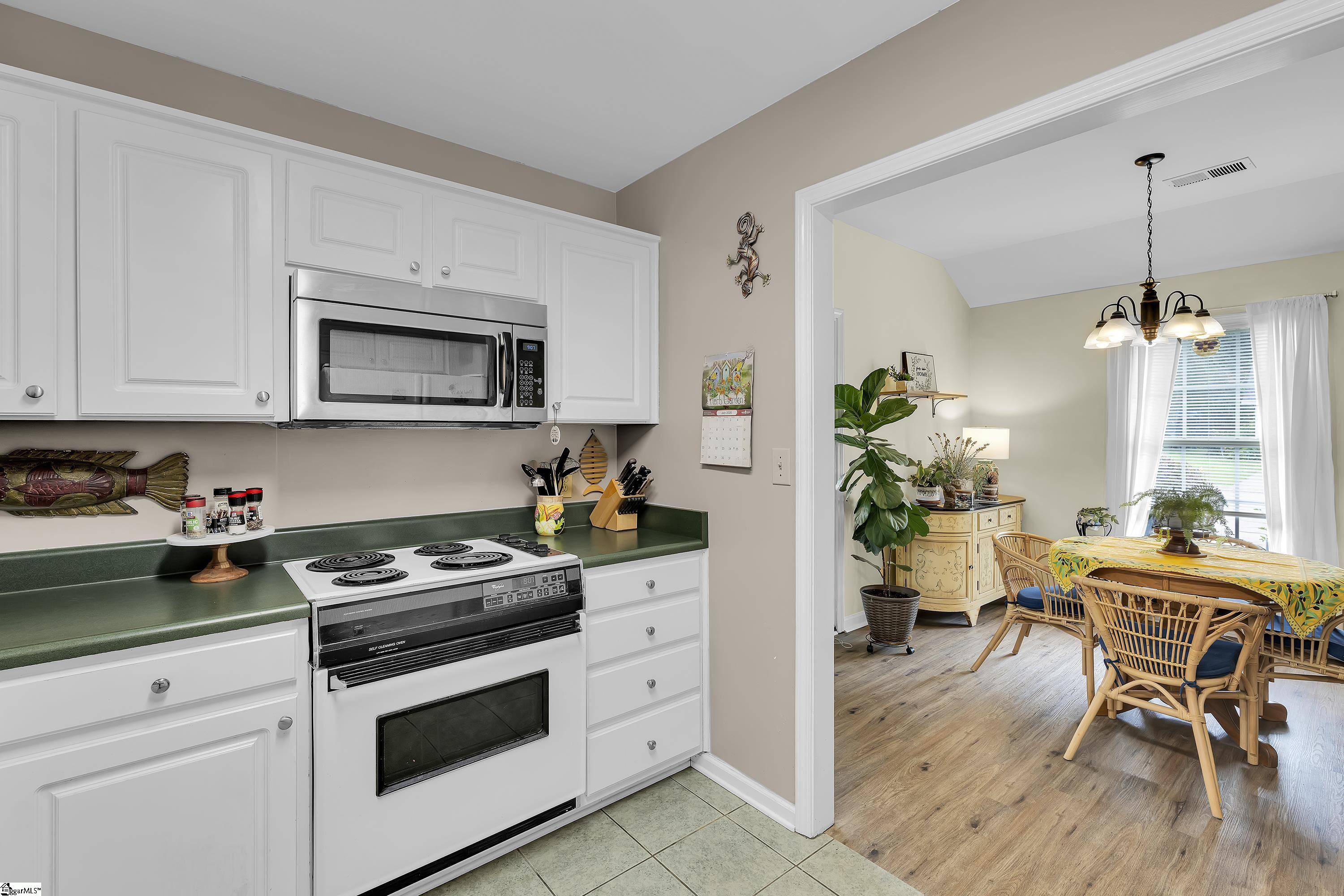 360 W Pointe Drive Spartanburg, SC 29301