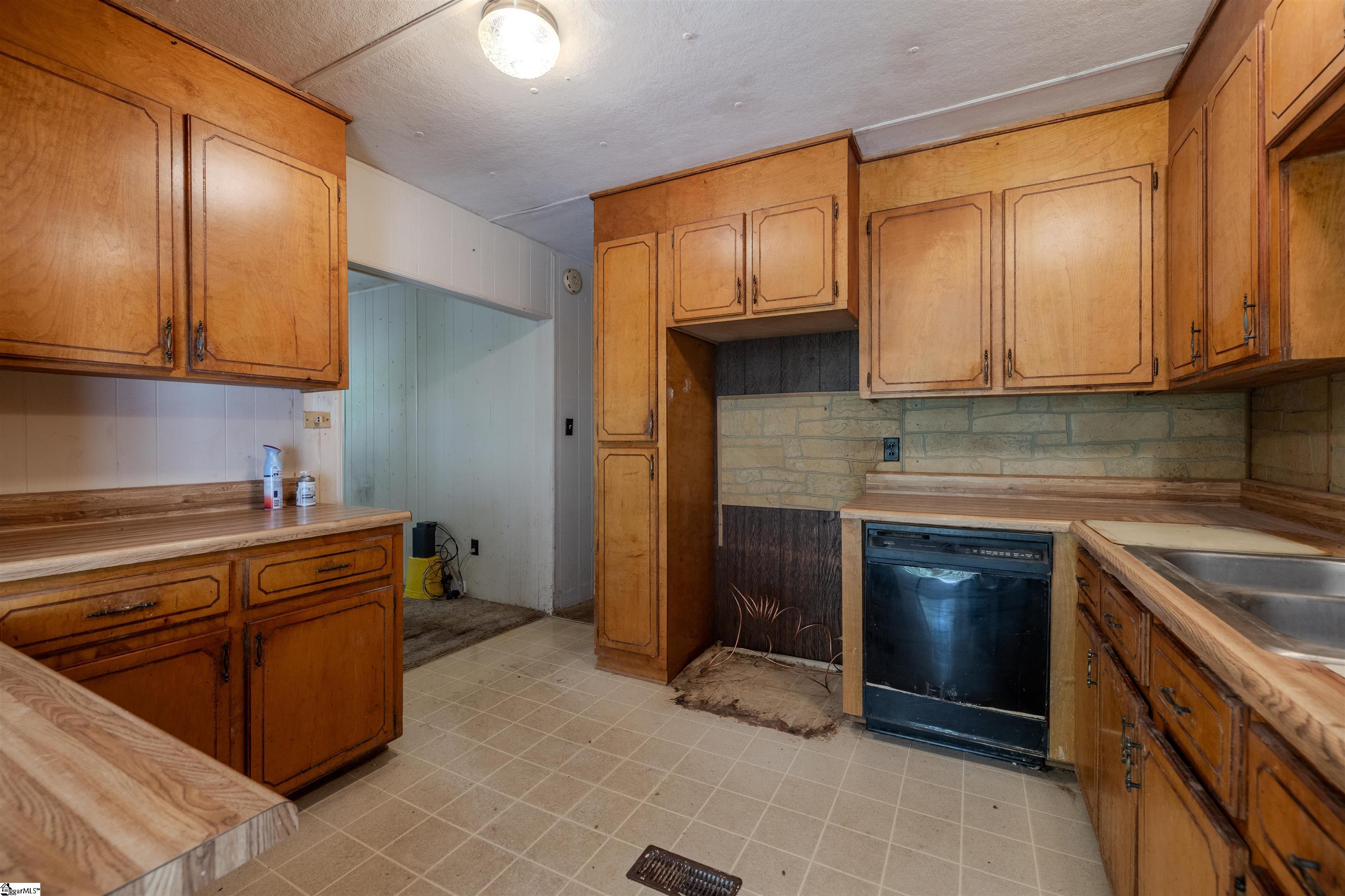 164 Wagon Ford Road Easley, SC 29640-7672