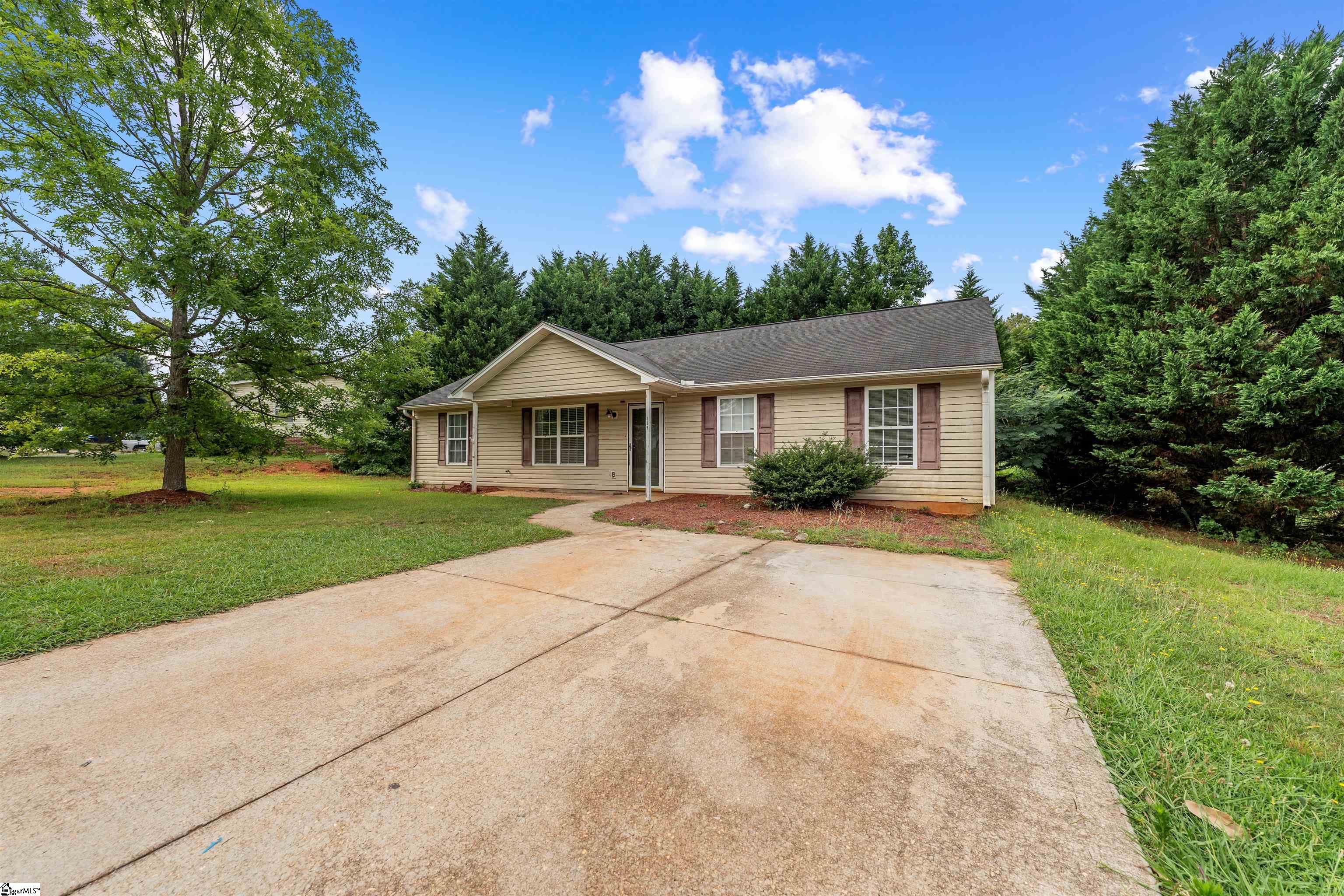159 Falcon Ridge Drive Boiling Springs, SC 29316