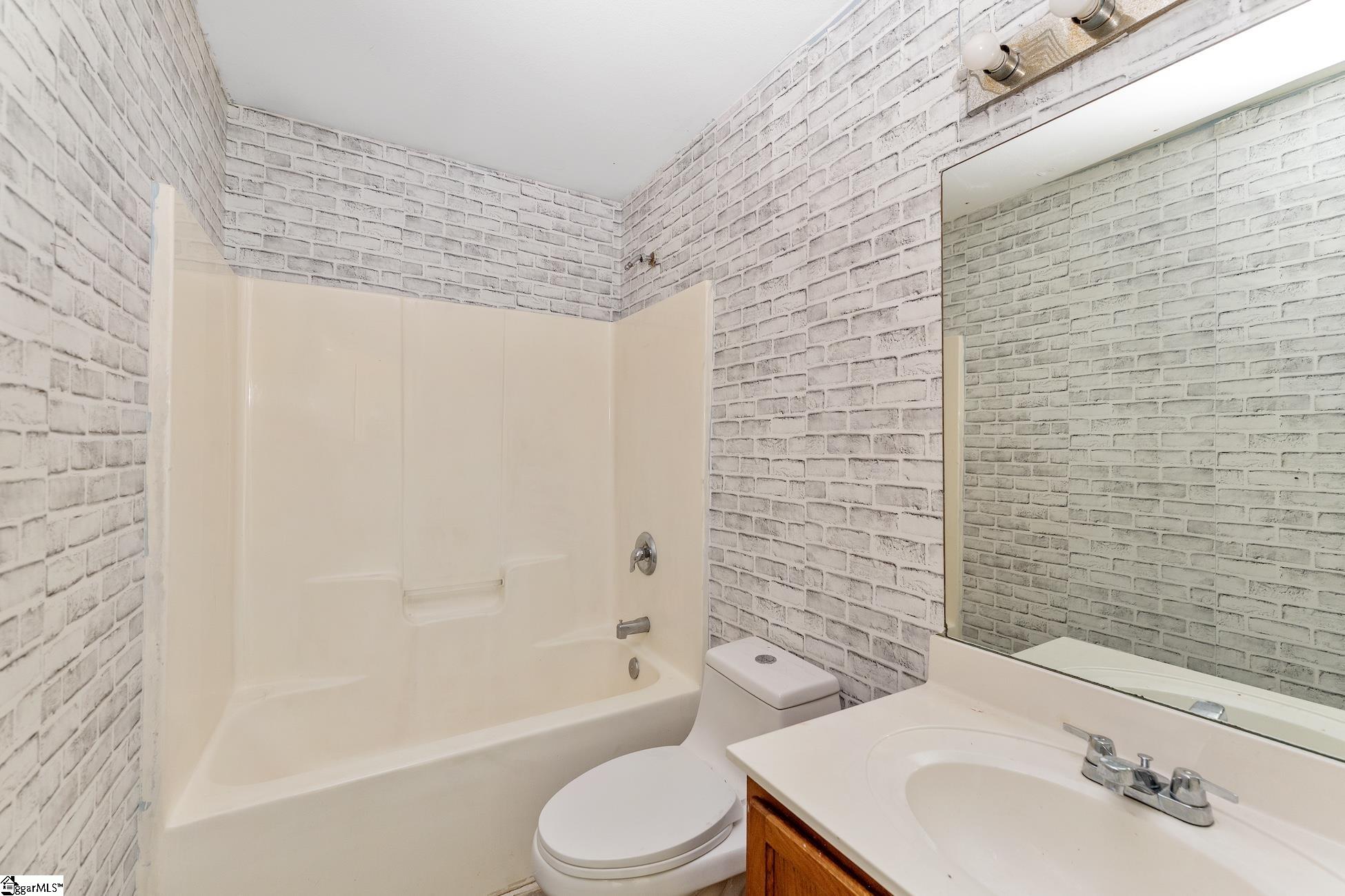 159 Falcon Ridge Drive Boiling Springs, SC 29316