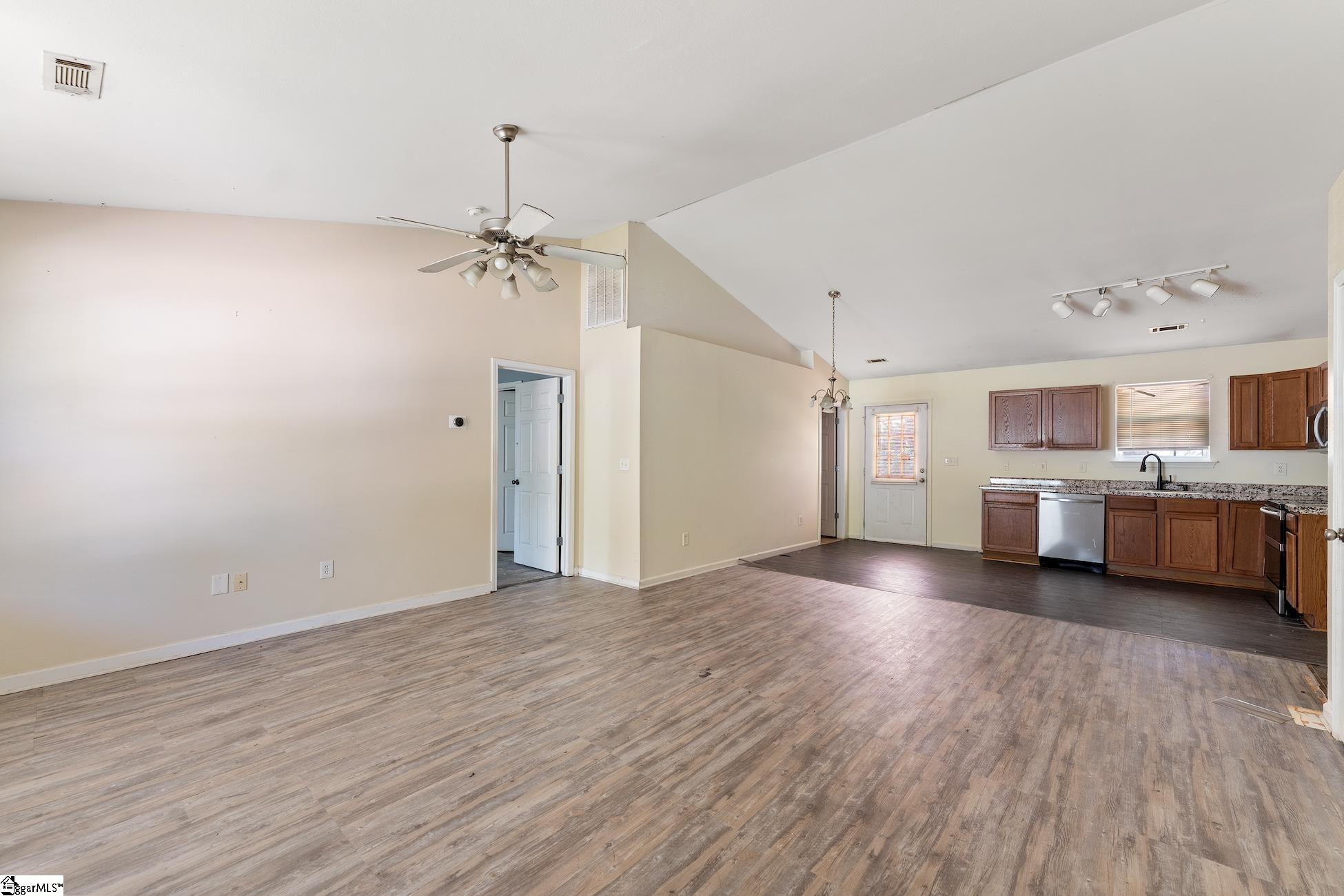 159 Falcon Ridge Drive Boiling Springs, SC 29316