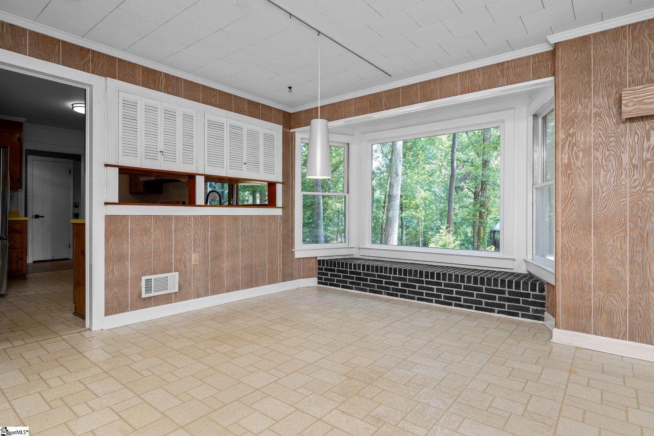 107 Shady Lane Greenville, SC 29615-2631