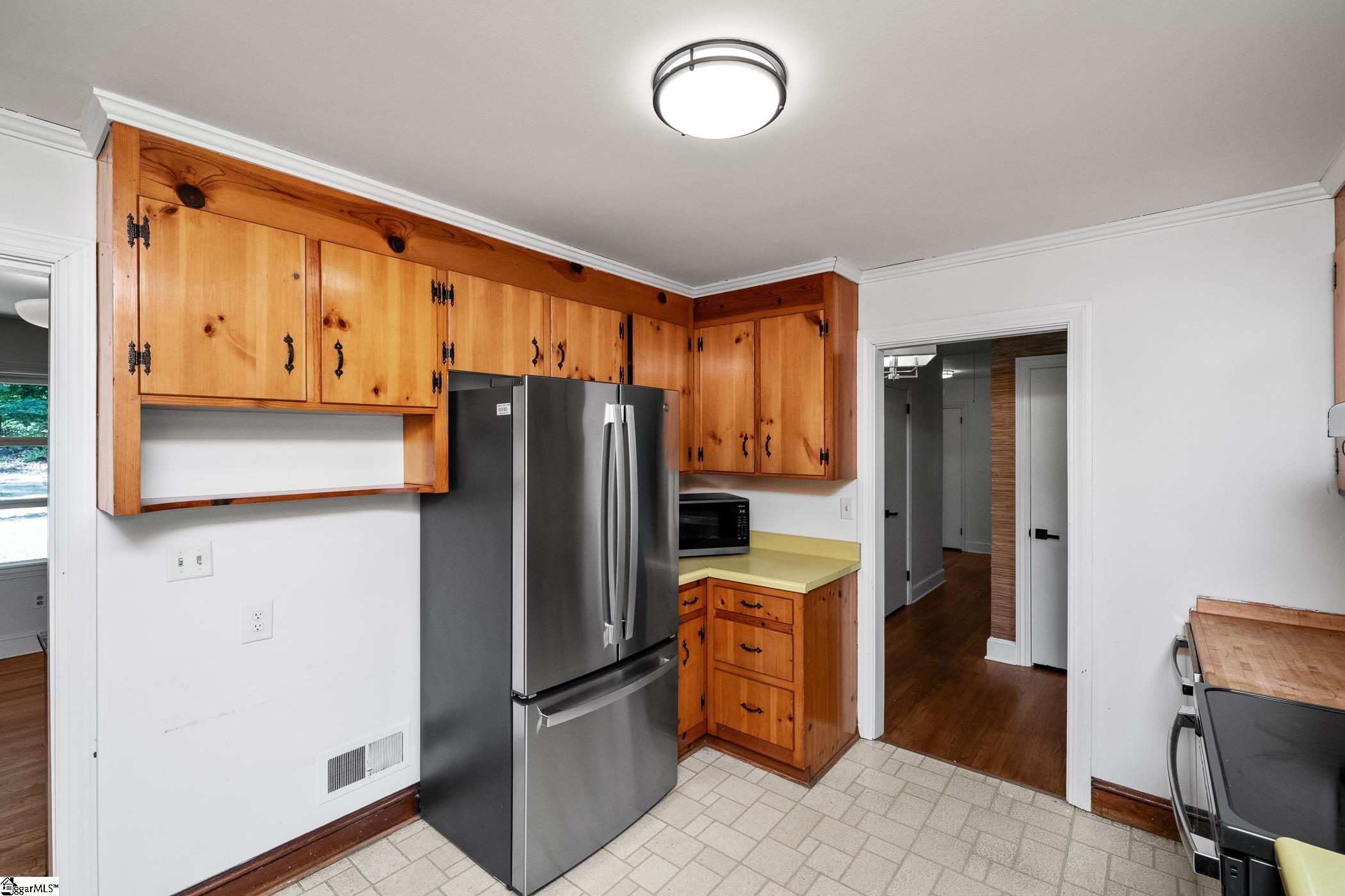 107 Shady Lane Greenville, SC 29615-2631